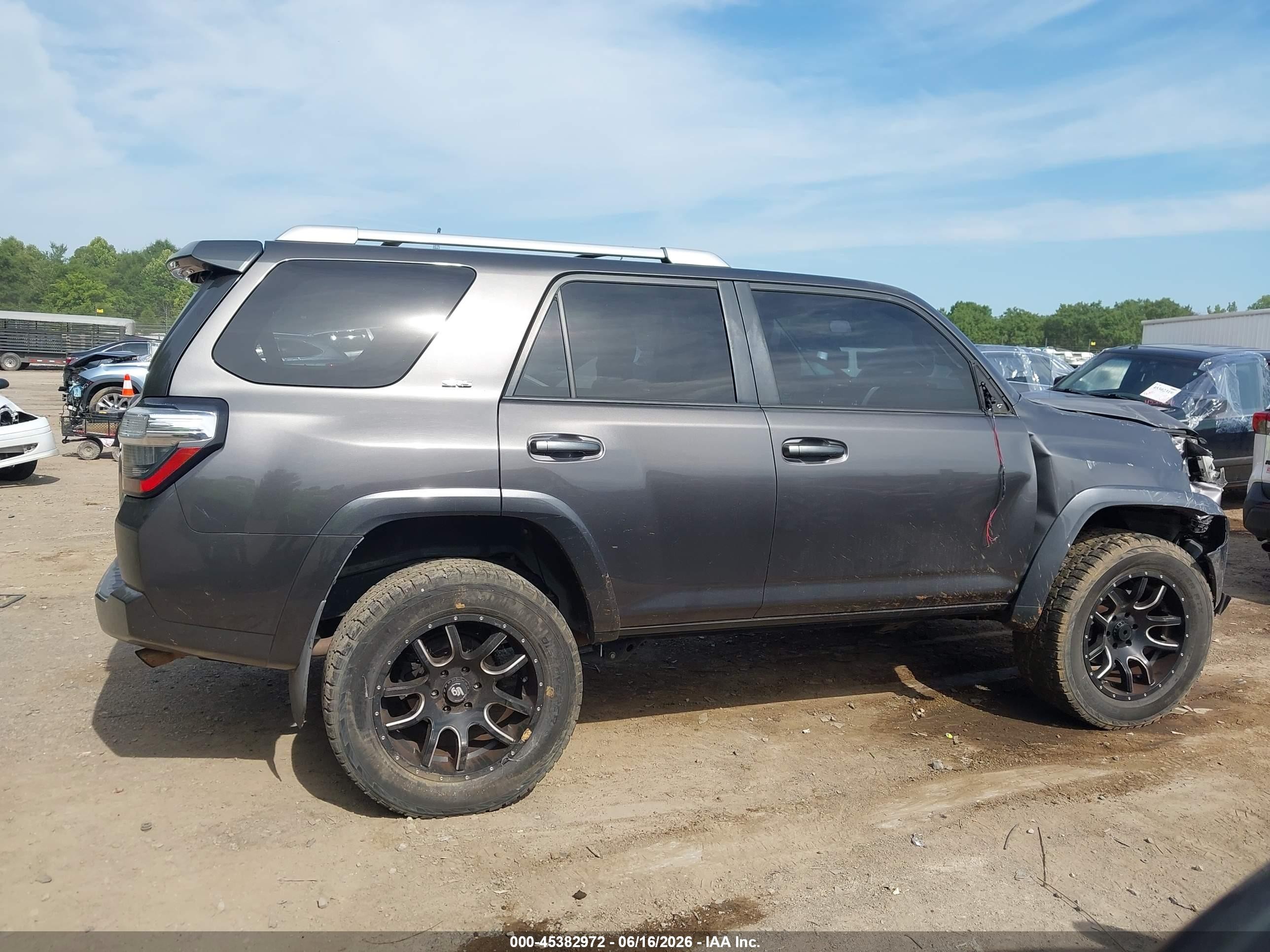 2014 Toyota 4runner Sr5 Gray vin: JTEBU5JR0E5161476