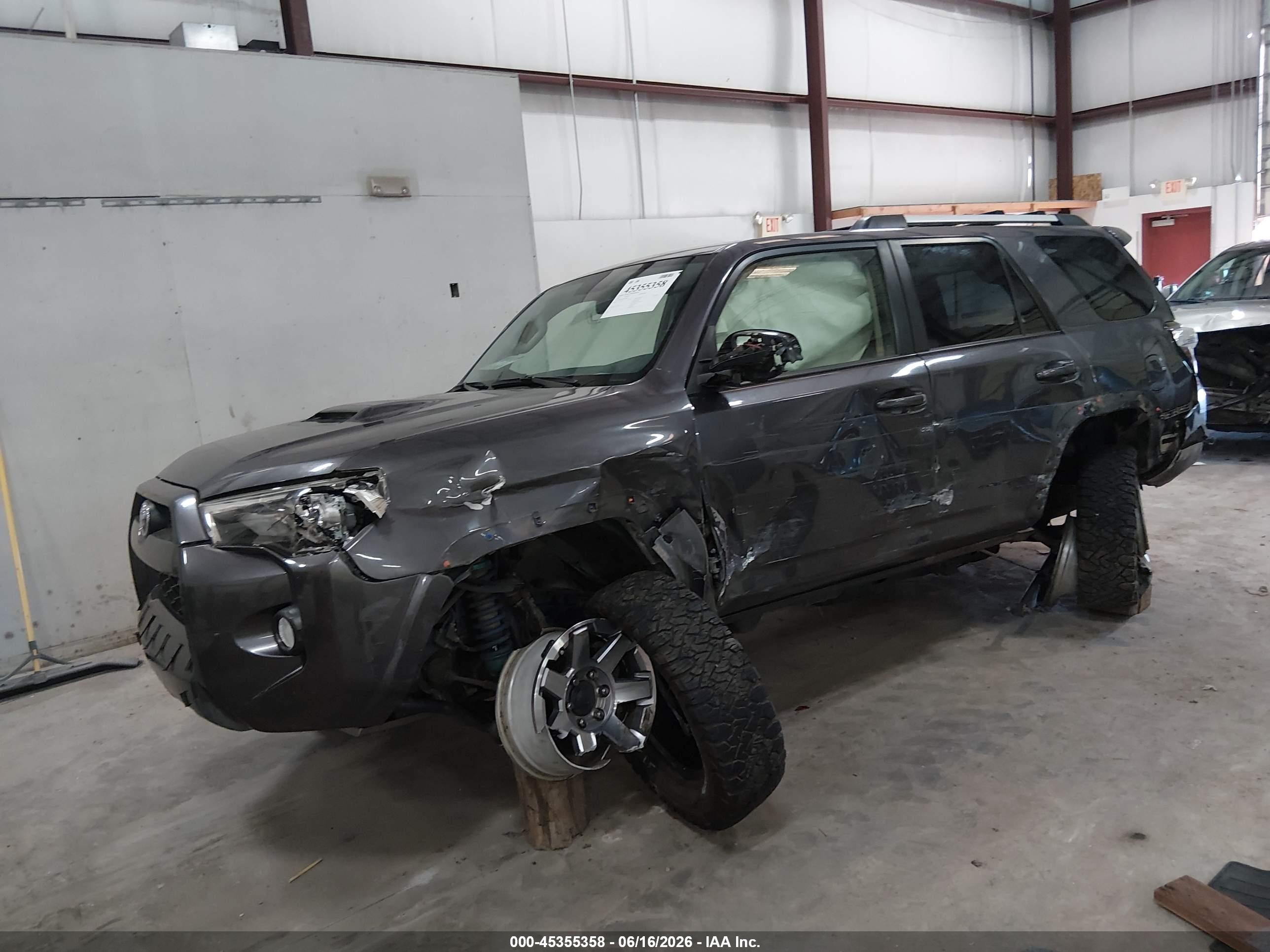 2015 Toyota 4runner Trail Gray vin: JTEBU5JR0F5240048