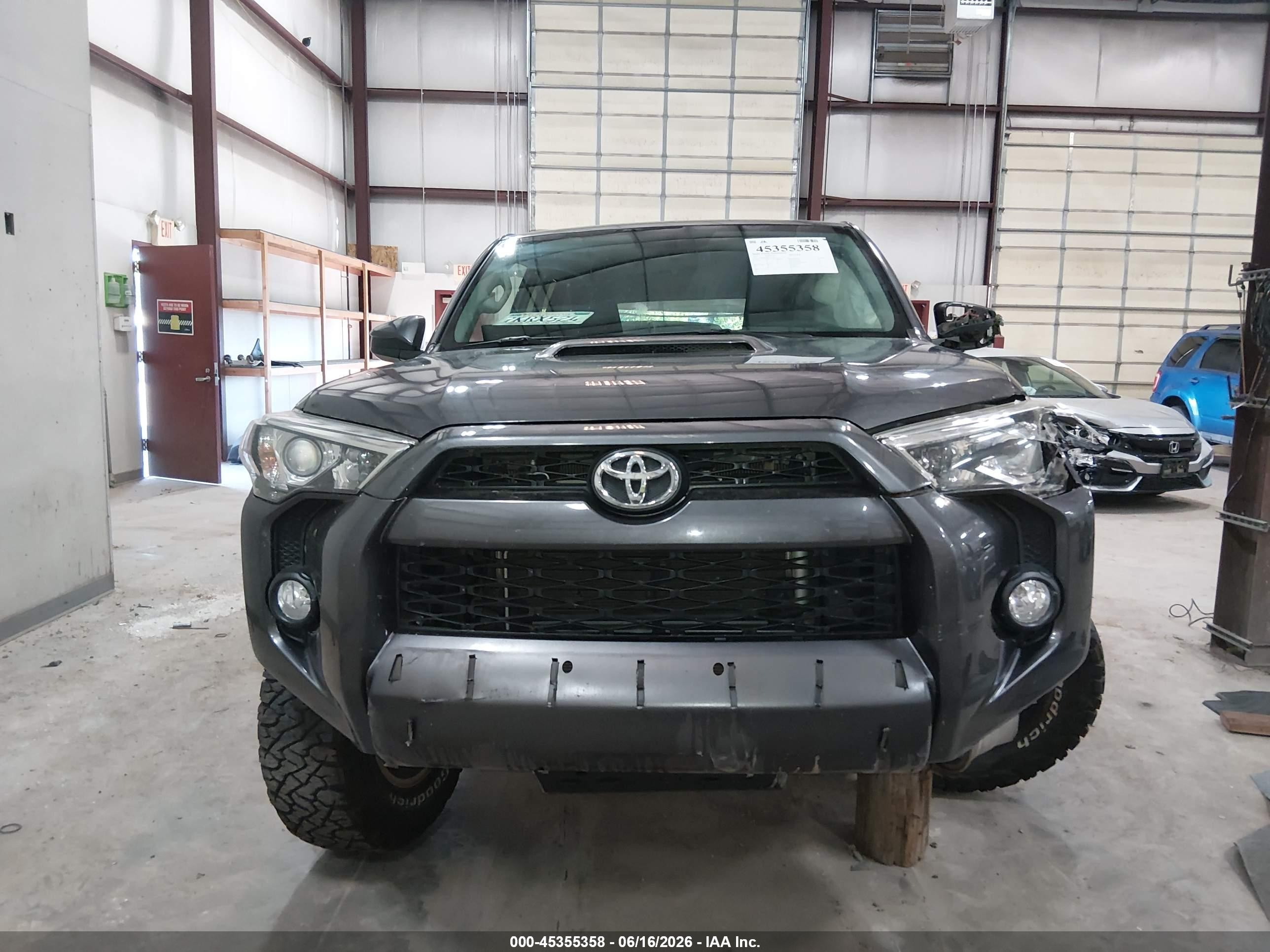 2015 Toyota 4runner Trail Gray vin: JTEBU5JR0F5240048