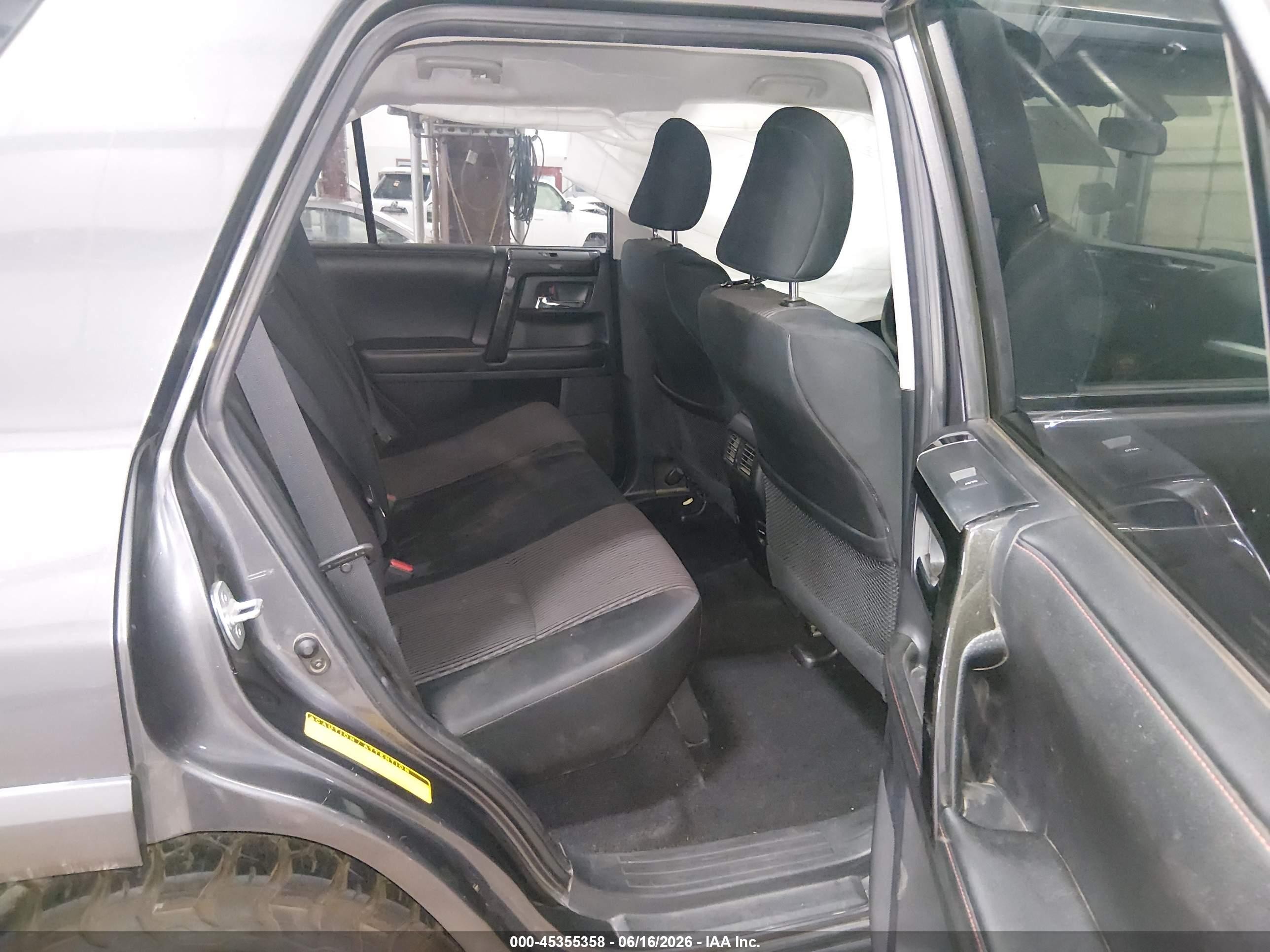 2015 Toyota 4runner Trail Gray vin: JTEBU5JR0F5240048