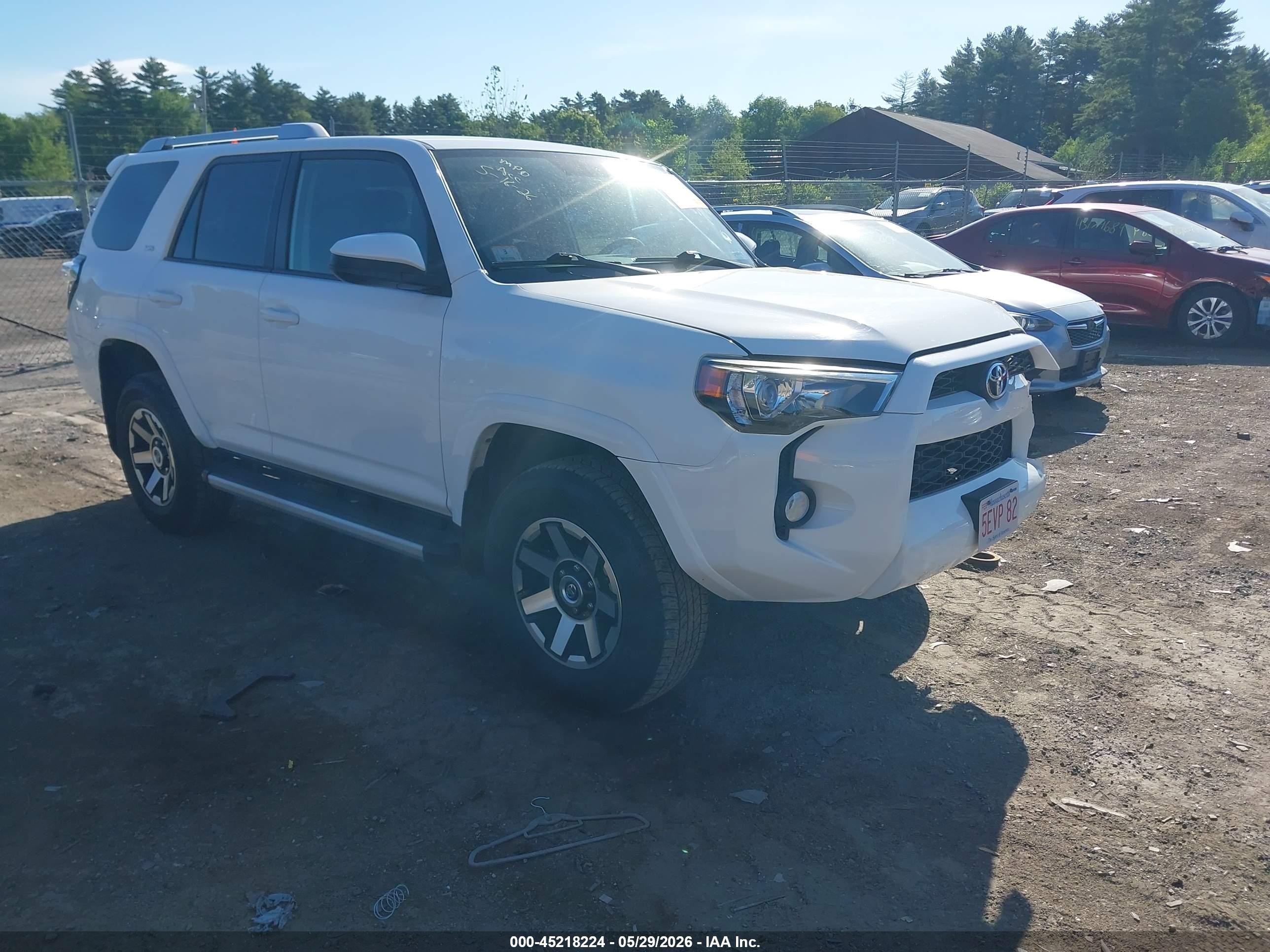 2015 Toyota 4runner Sr5 White vin: JTEBU5JR0F5246092