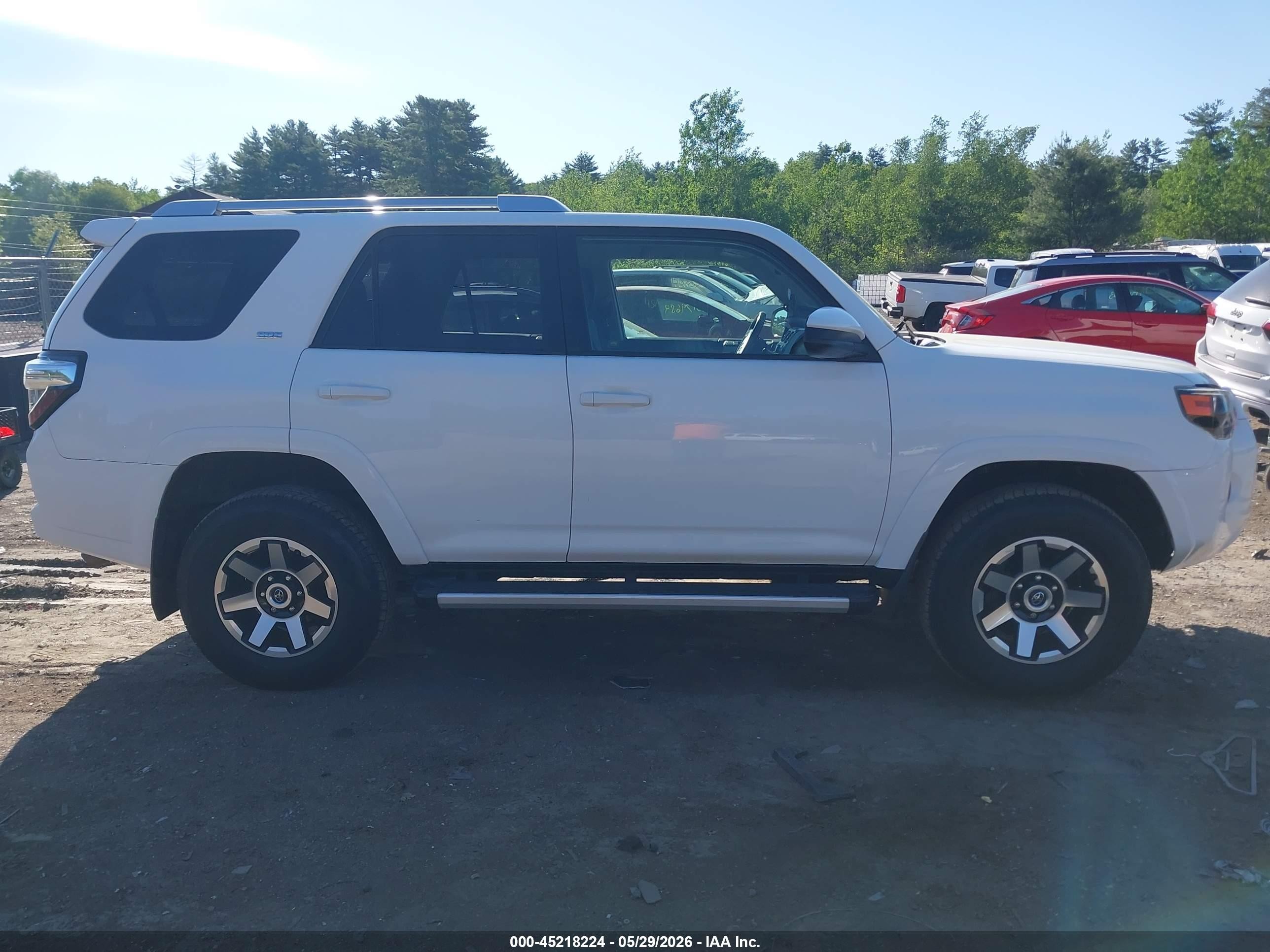 2015 Toyota 4runner Sr5 White vin: JTEBU5JR0F5246092