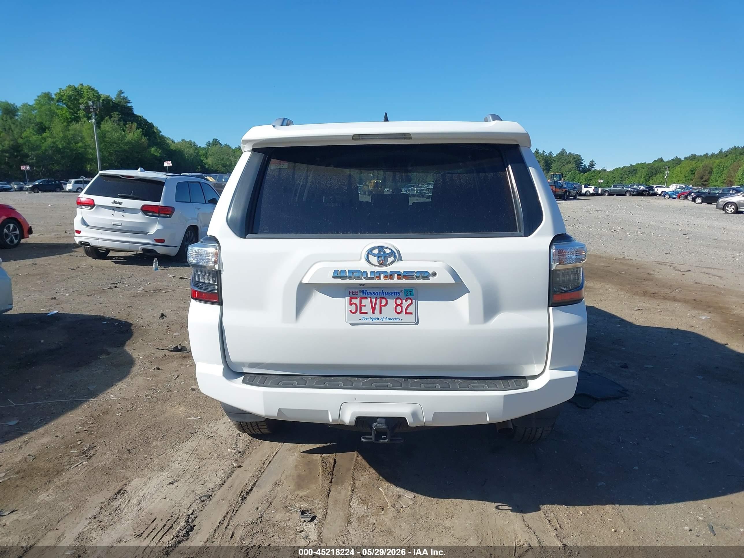 2015 Toyota 4runner Sr5 White vin: JTEBU5JR0F5246092