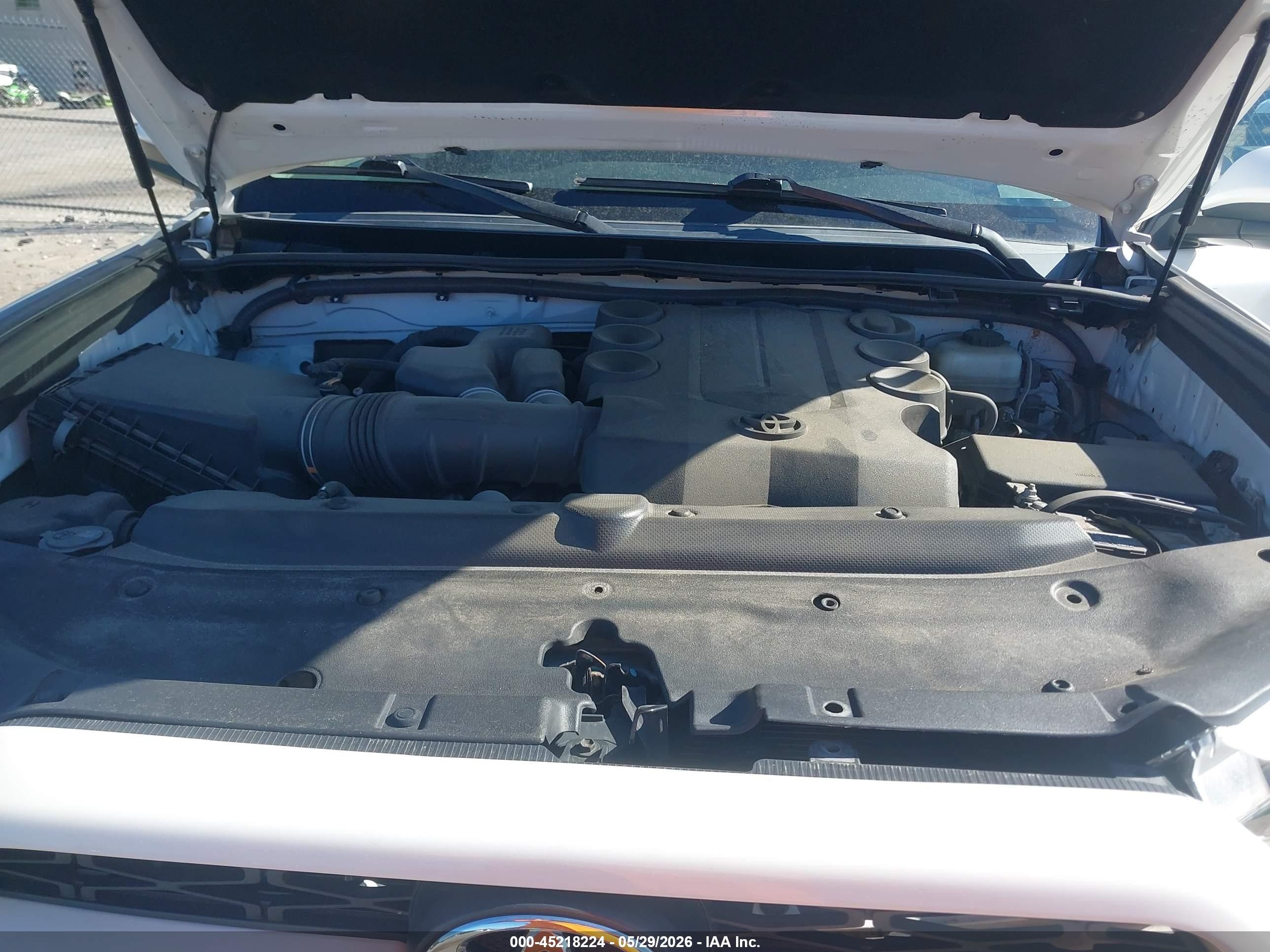 2015 Toyota 4runner Sr5 White vin: JTEBU5JR0F5246092