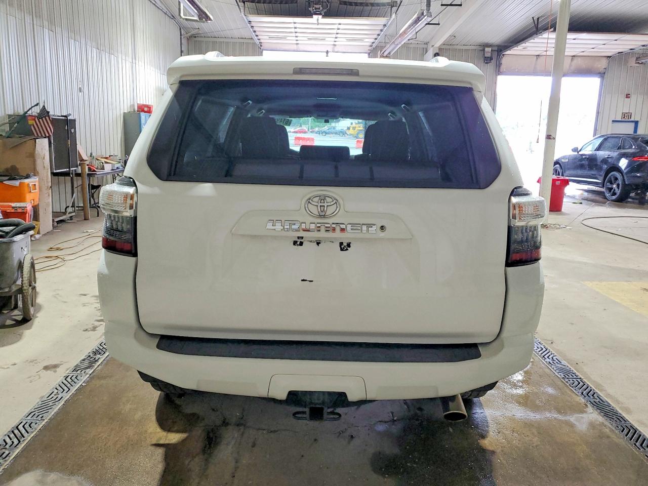 2015 Toyota 4runner Sr5 White vin: JTEBU5JR0F5252409