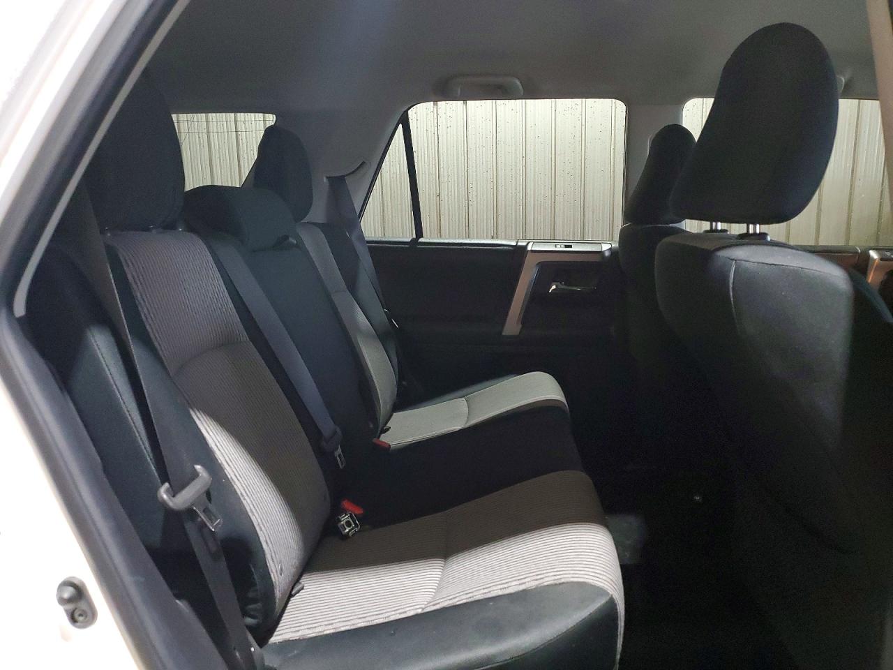 2015 Toyota 4runner Sr5 White vin: JTEBU5JR0F5252409