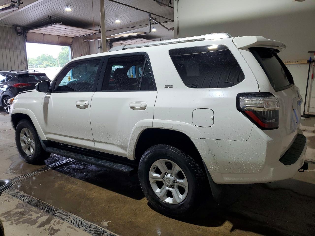 2015 Toyota 4runner Sr5 White vin: JTEBU5JR0F5252409