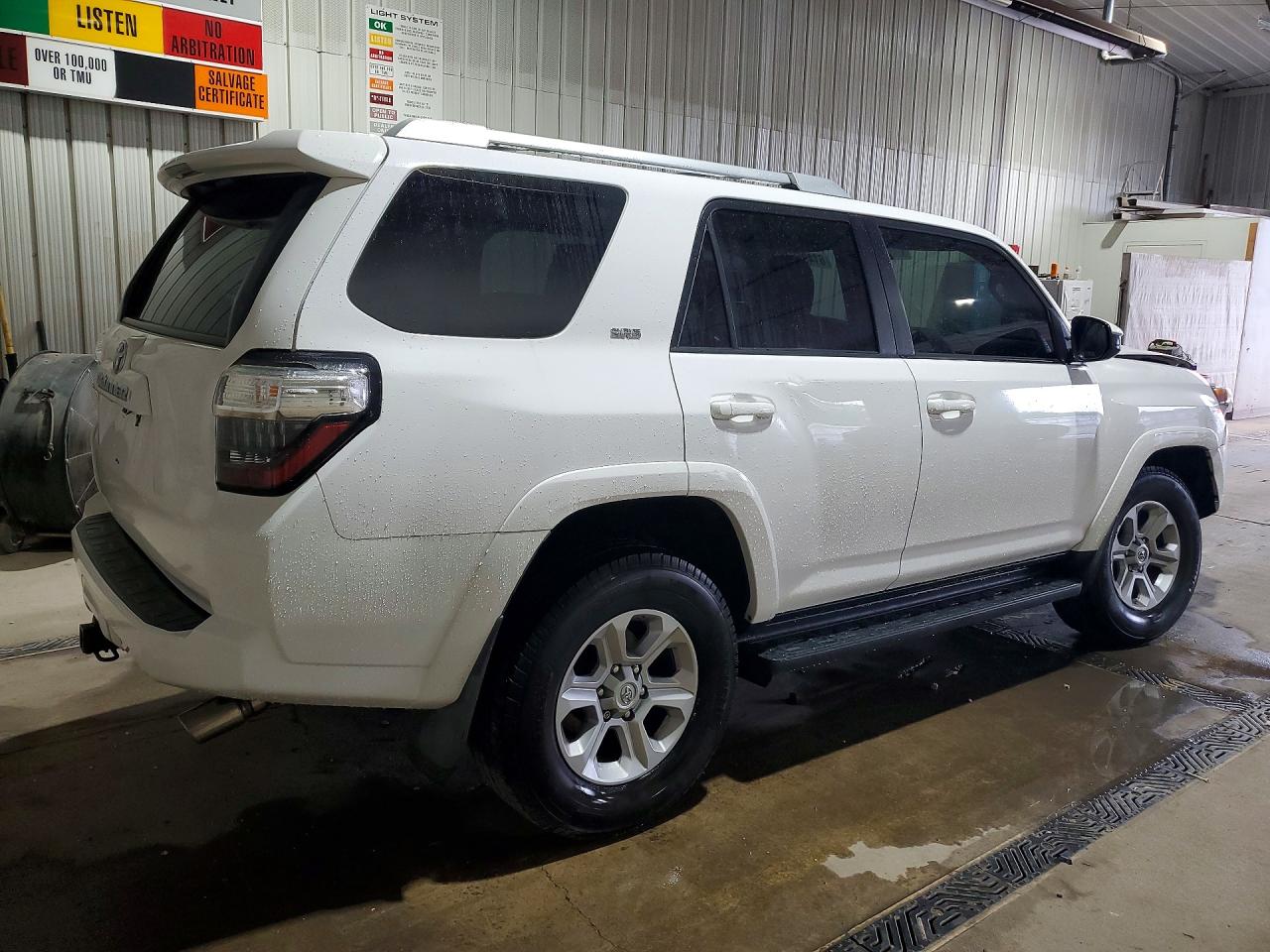 2015 Toyota 4runner Sr5 White vin: JTEBU5JR0F5252409