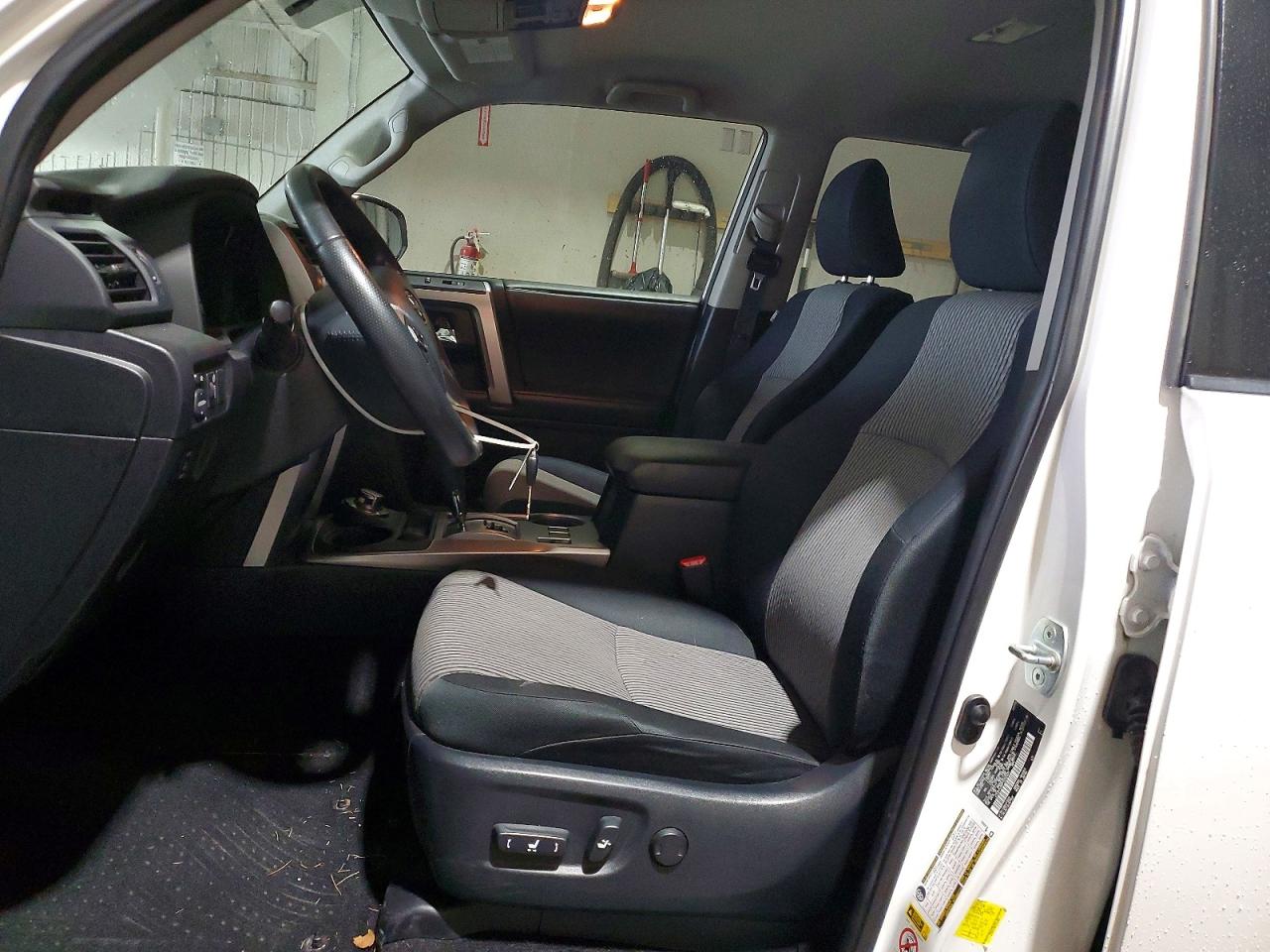 2015 Toyota 4runner Sr5 White vin: JTEBU5JR0F5252409