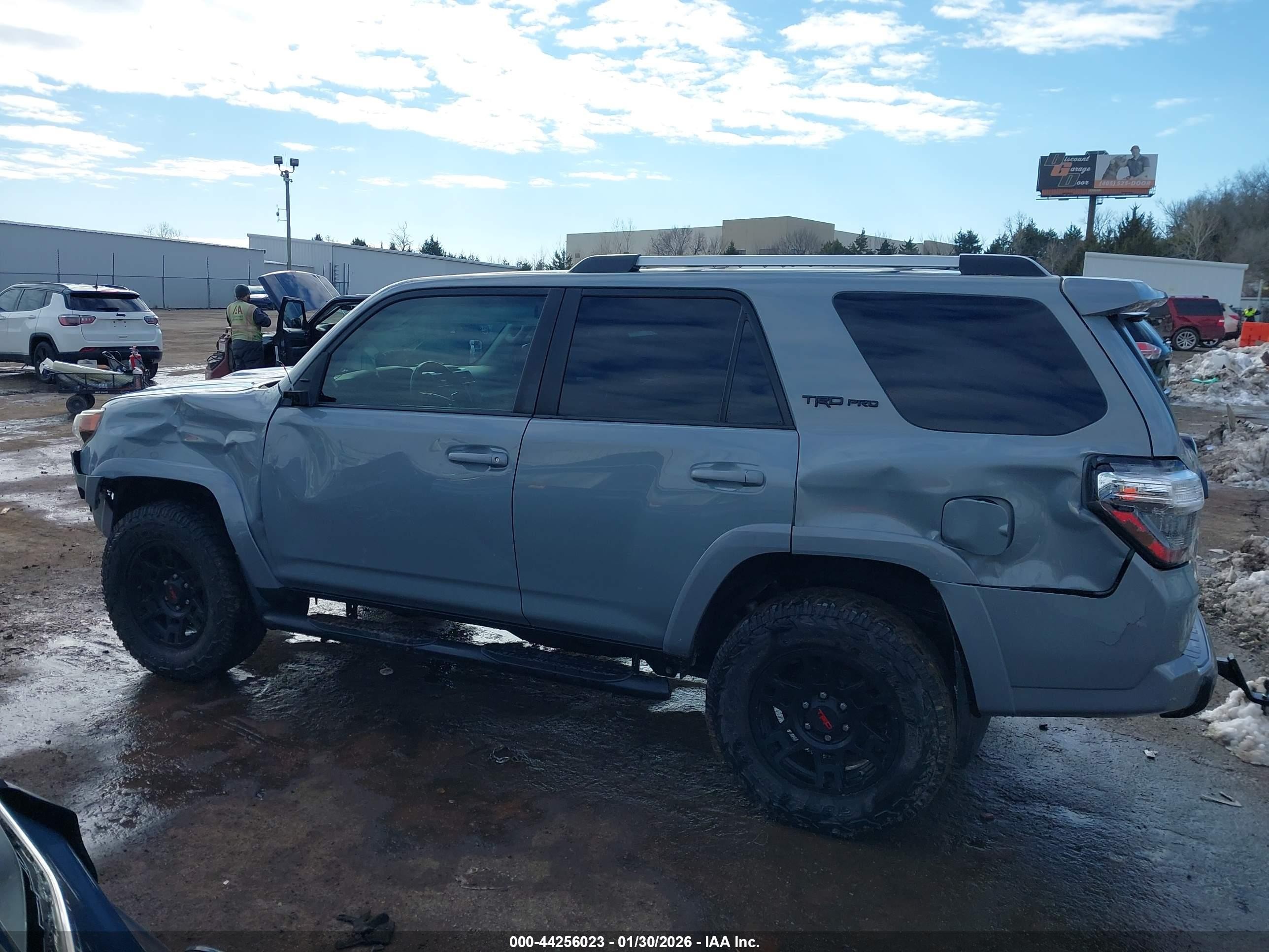 2017 Toyota 4runner Trd Pro Gray vin: JTEBU5JR0H5435795