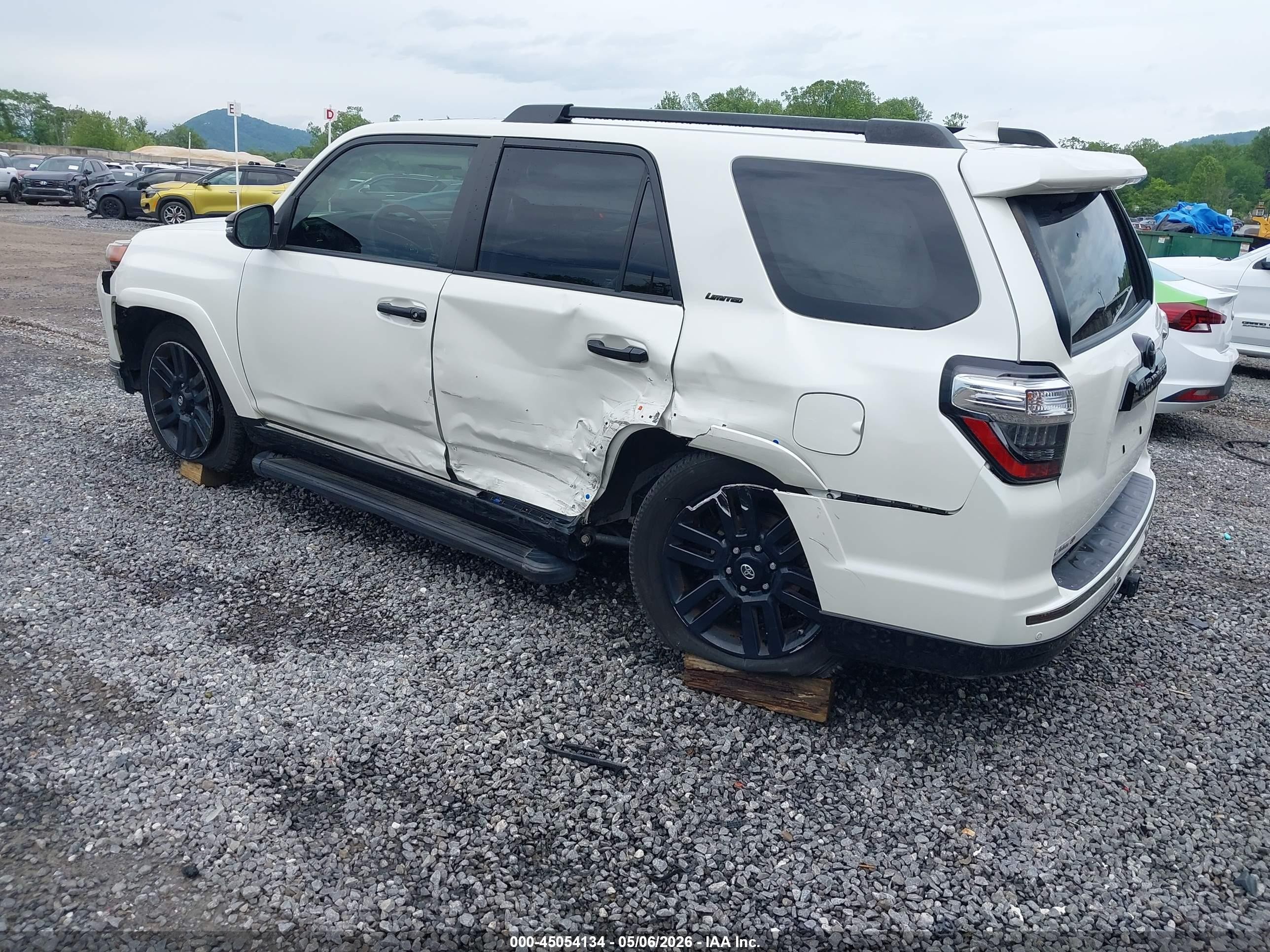 2020 Toyota 4runner Nightshade Special Edition White vin: JTEBU5JR0L5769902