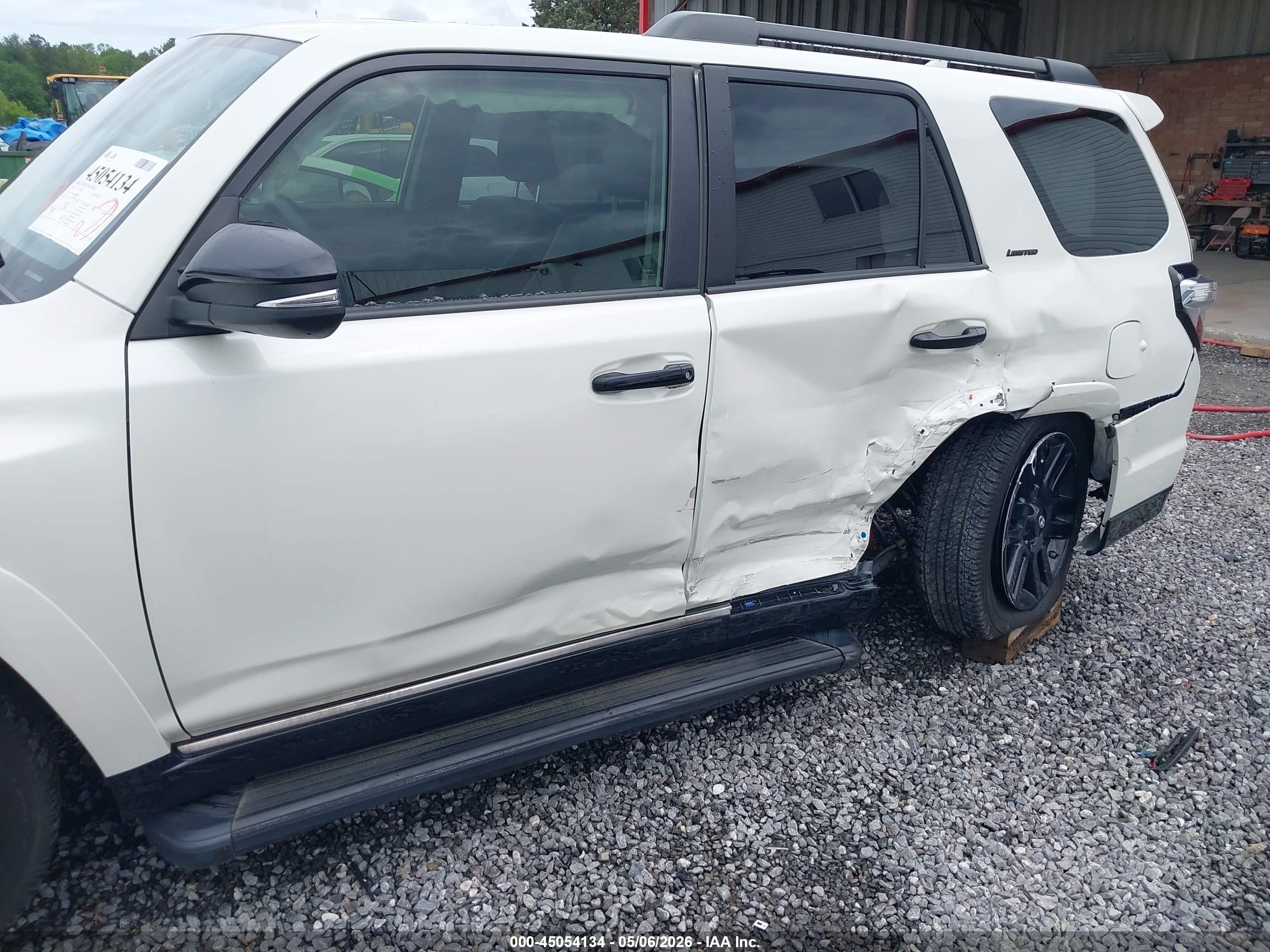 2020 Toyota 4runner Nightshade Special Edition White vin: JTEBU5JR0L5769902