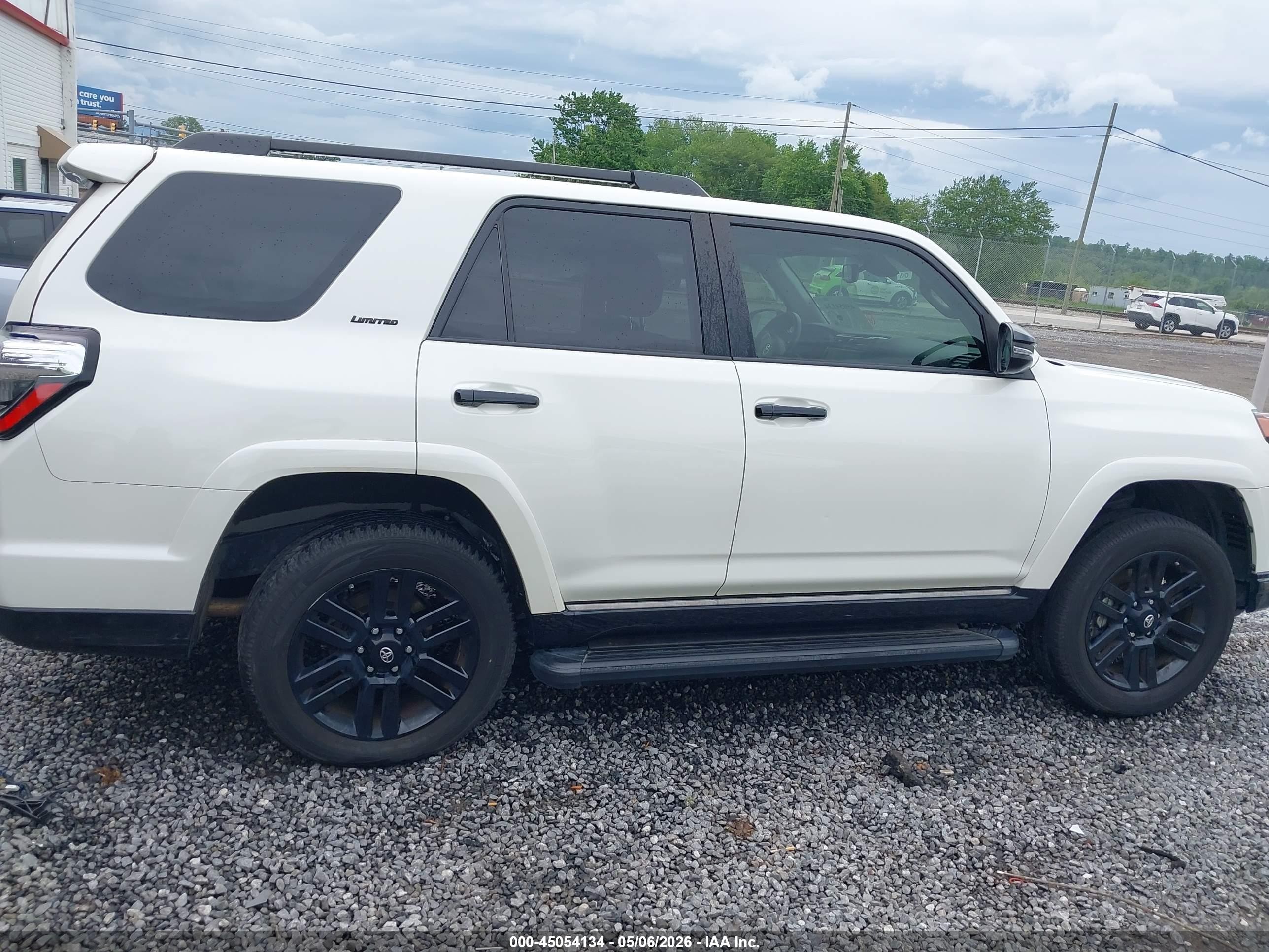 2020 Toyota 4runner Nightshade Special Edition White vin: JTEBU5JR0L5769902