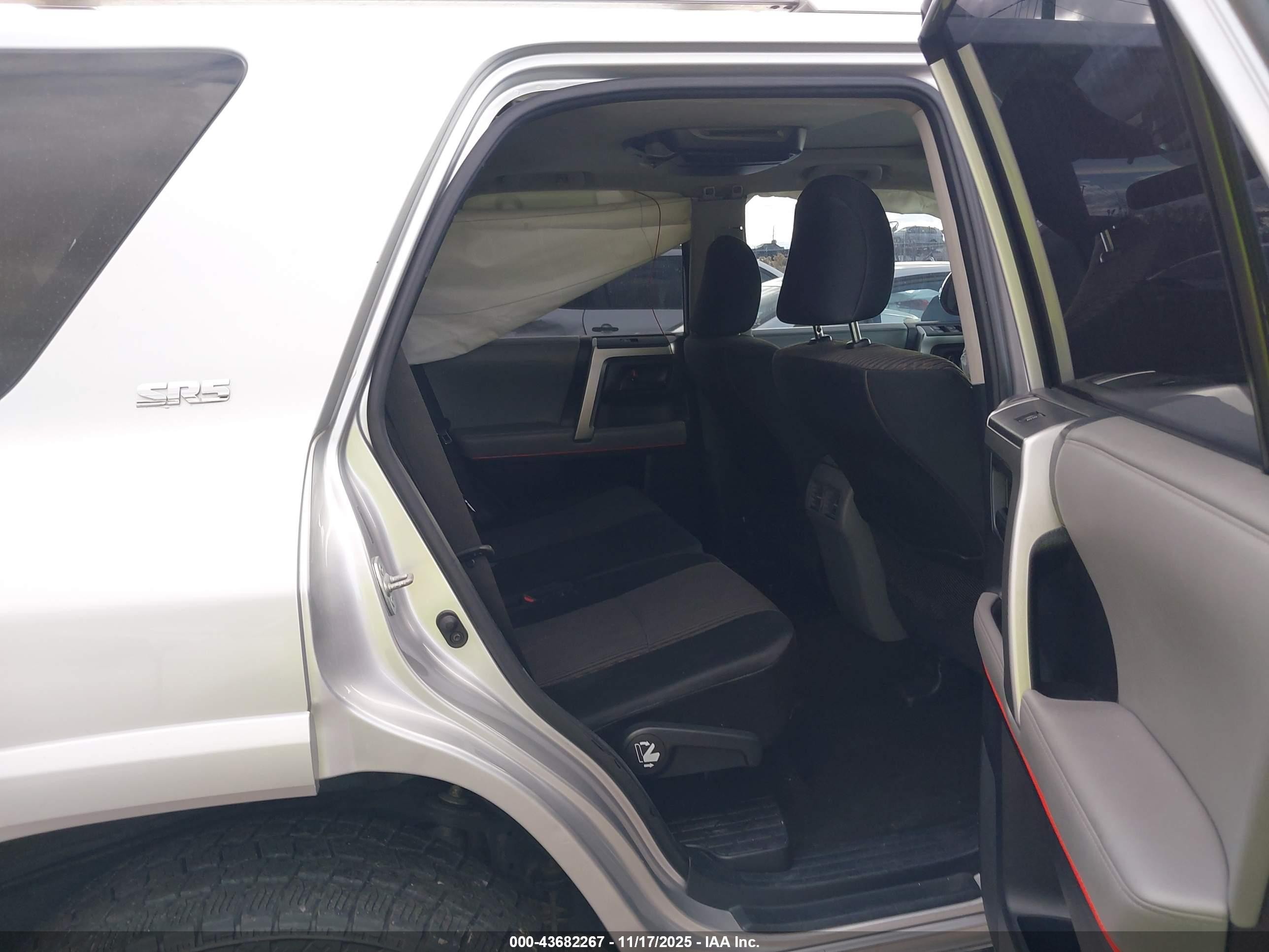 2010 Toyota 4runner Sr5 V6 Silver vin: JTEBU5JR1A5003285
