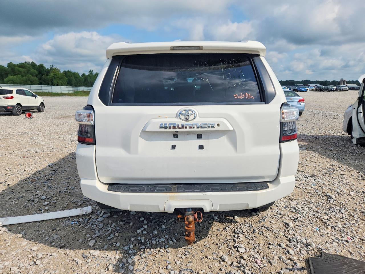 2014 Toyota 4runner Sr5 White vin: JTEBU5JR1E5154987