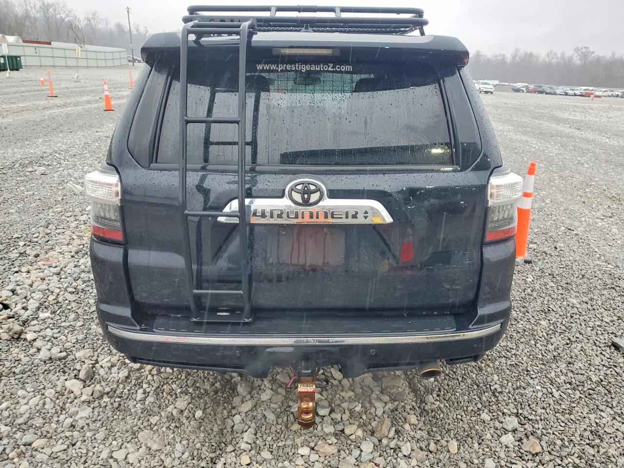 2014 Toyota 4runner Sr5 Black vin: JTEBU5JR1E5179405