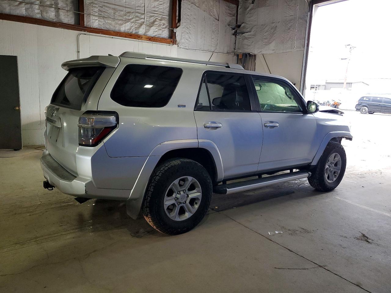 2014 Toyota 4runner Sr5 Premium Серебряный vin: JTEBU5JR1E5190775