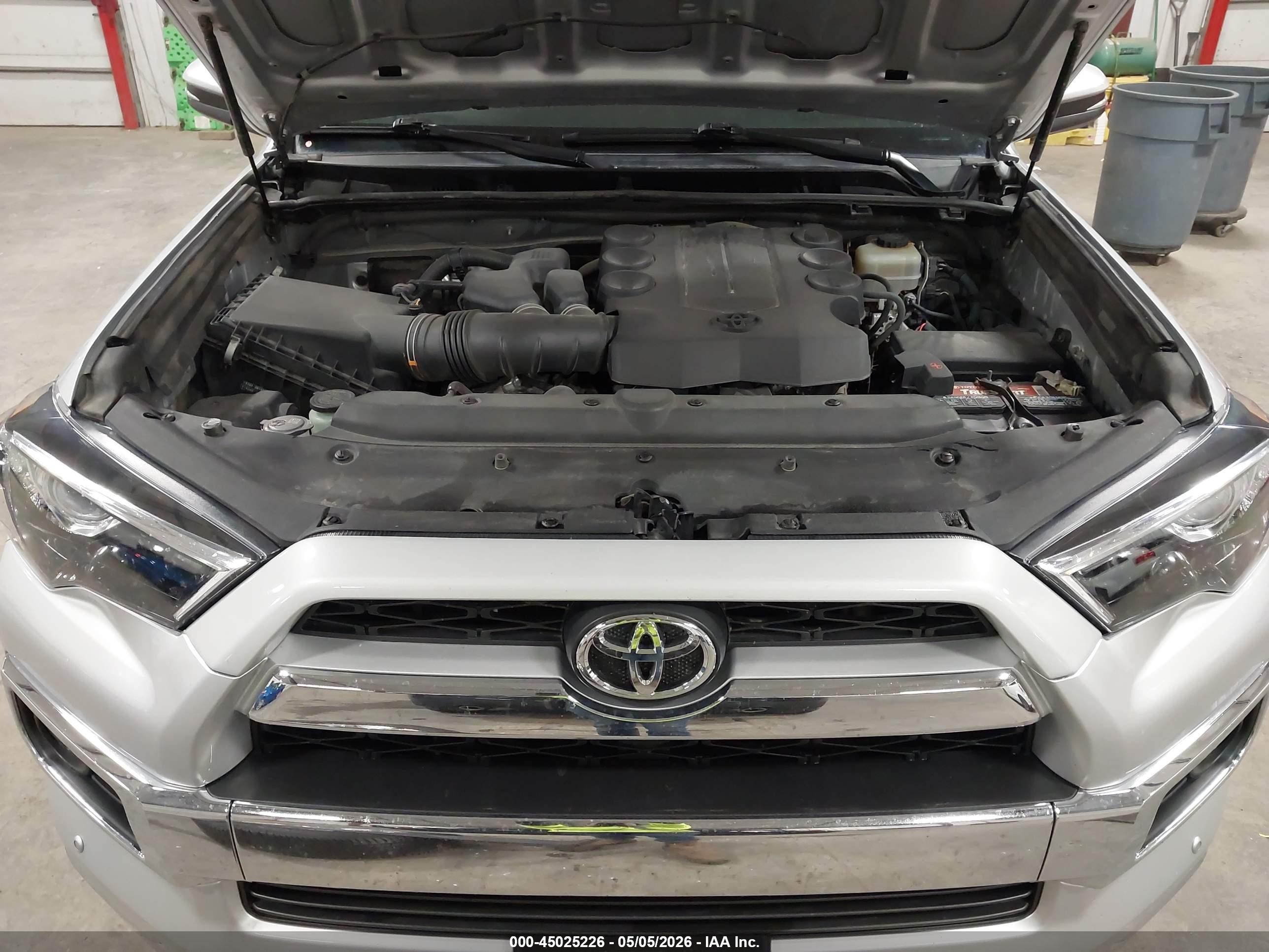 2014 Toyota 4runner Limited Silver vin: JTEBU5JR1E5201080