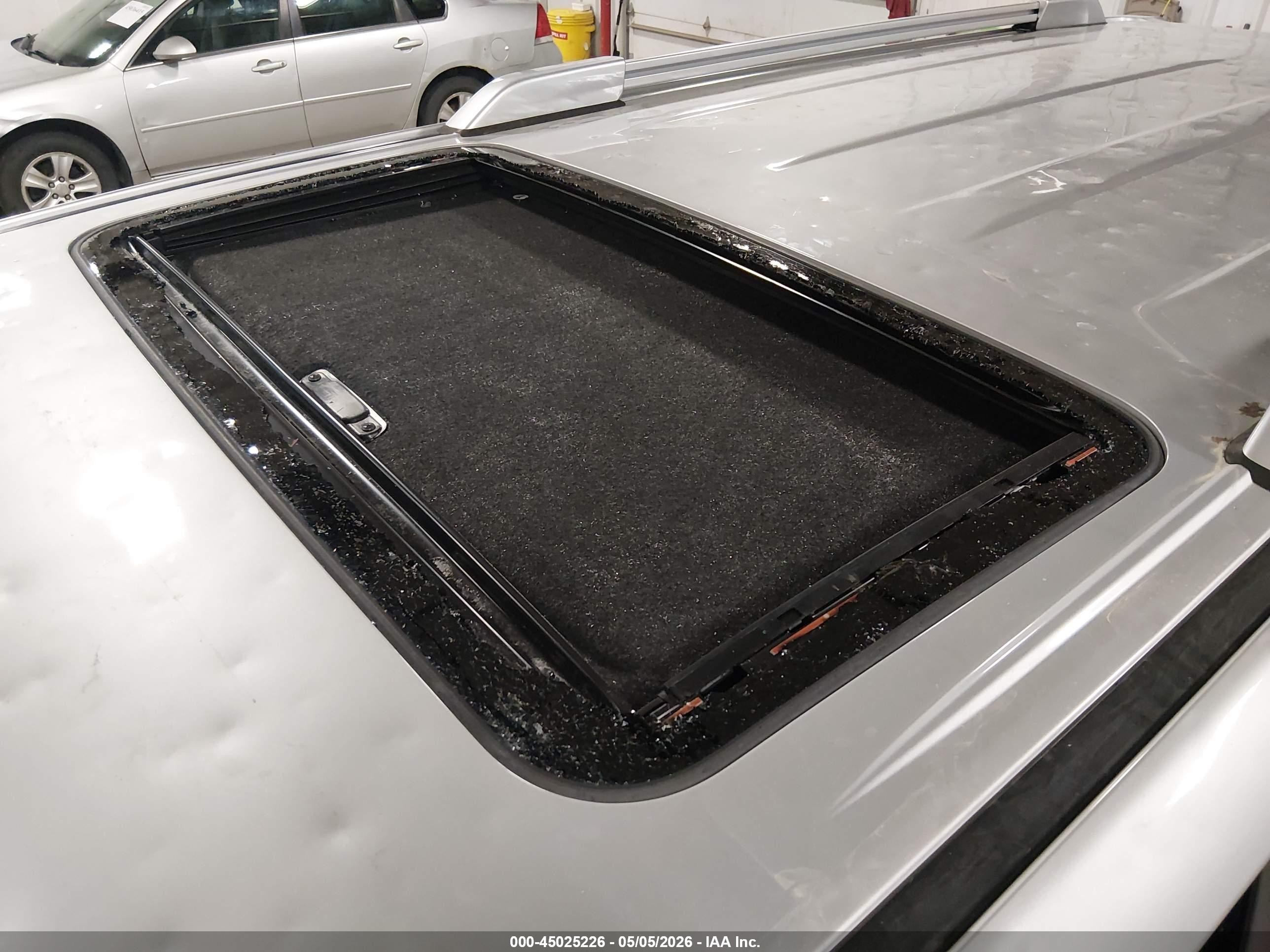 2014 Toyota 4runner Limited Silver vin: JTEBU5JR1E5201080