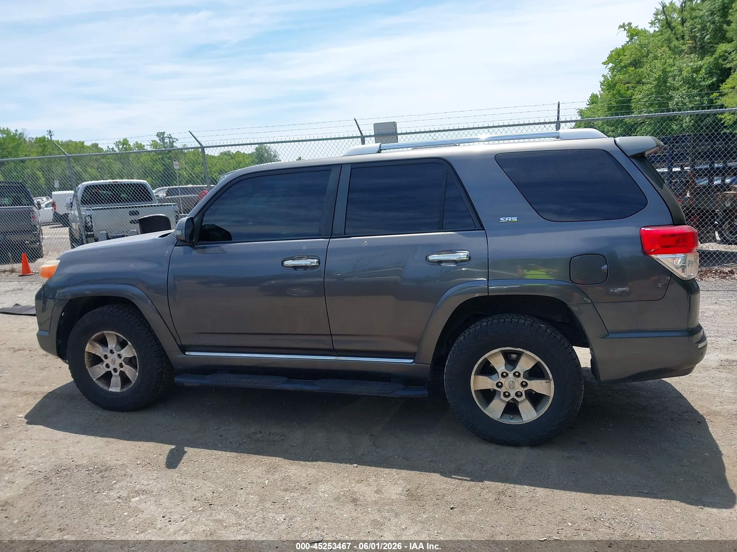 2010 Toyota 4runner Sr5 V6 Gray vin: JTEBU5JR2A5011623