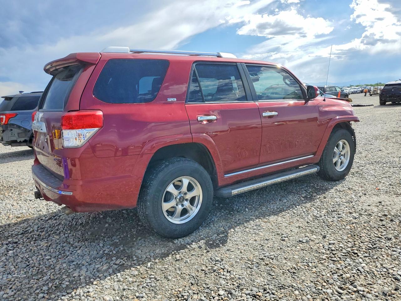 2011 Toyota 4runner Burgundy vin: JTEBU5JR2B5054344