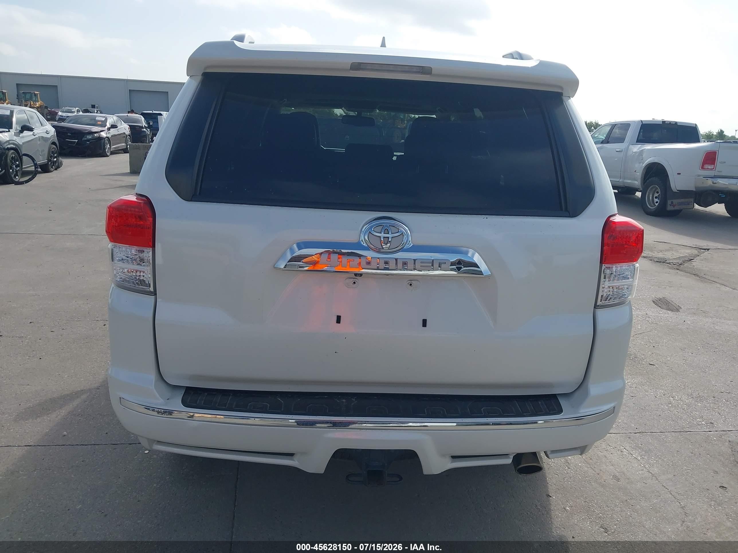 2013 Toyota 4runner Limited White vin: JTEBU5JR2D5114786