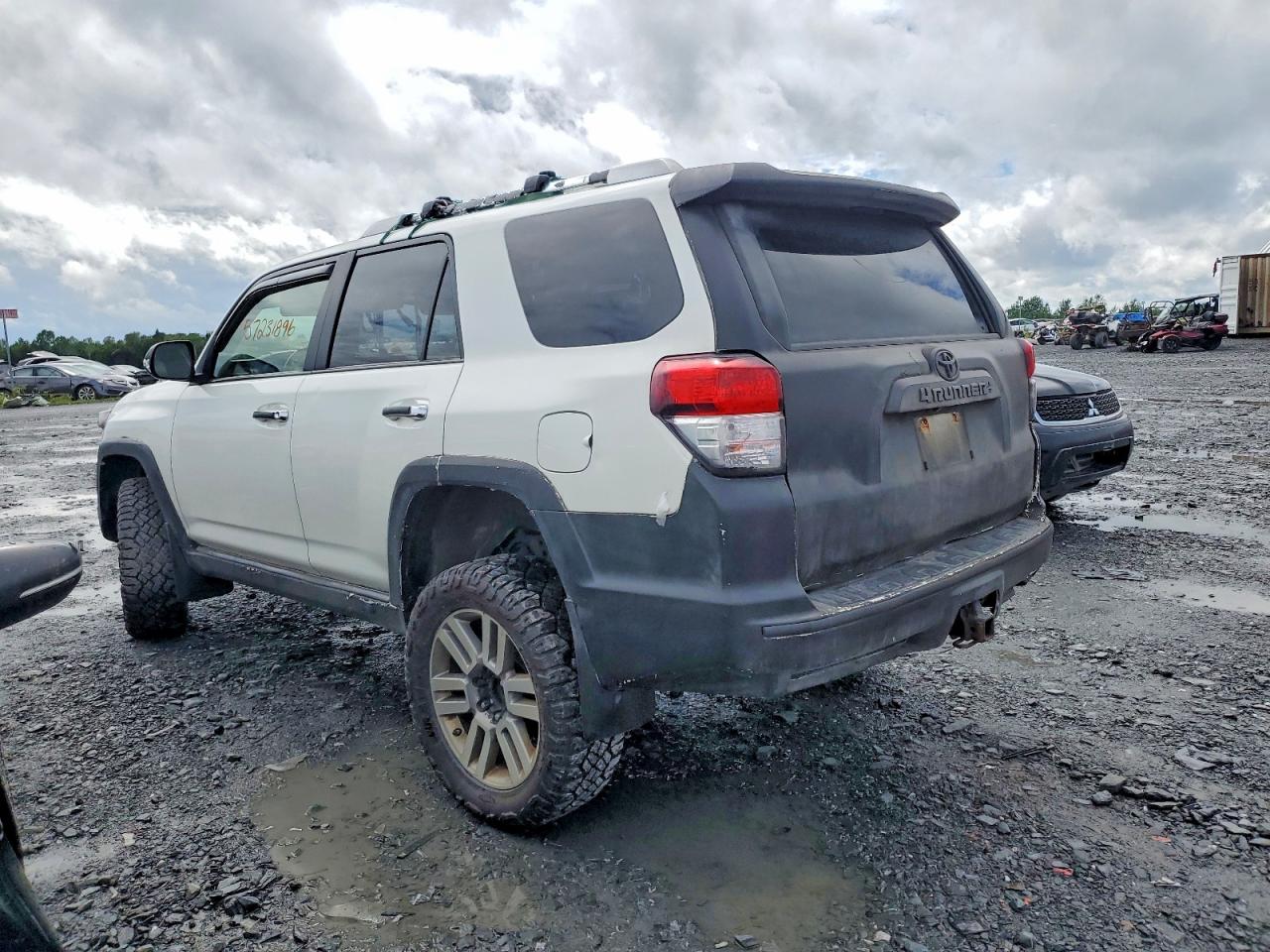 2013 Toyota 4runner Sr5 White vin: JTEBU5JR2D5120538