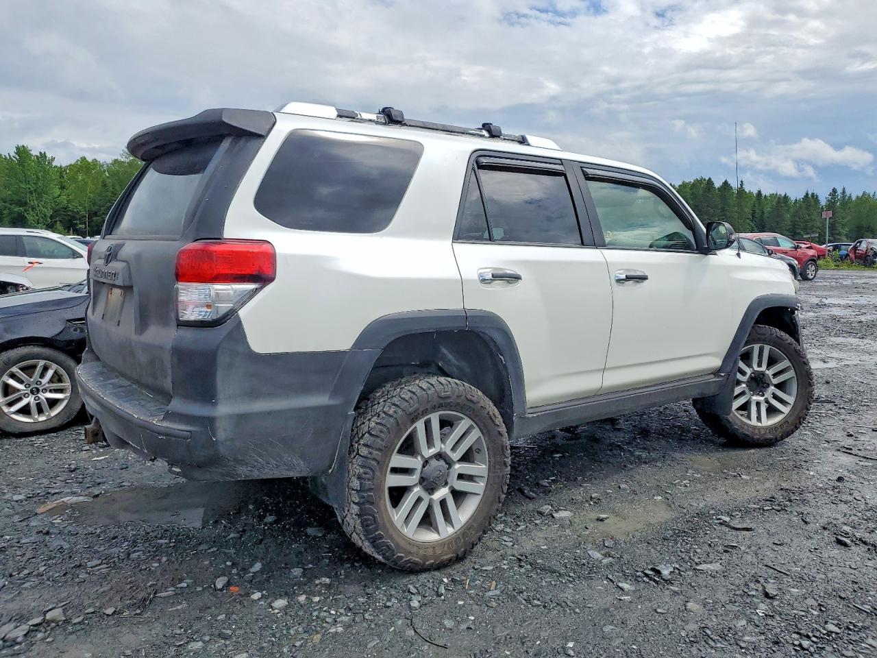 2013 Toyota 4runner Sr5 White vin: JTEBU5JR2D5120538
