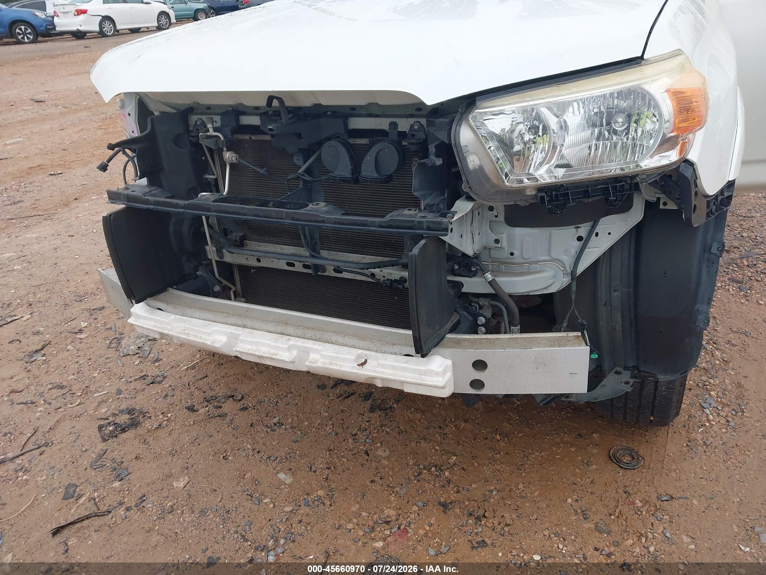 2013 Toyota 4runner Limited White vin: JTEBU5JR2D5138876