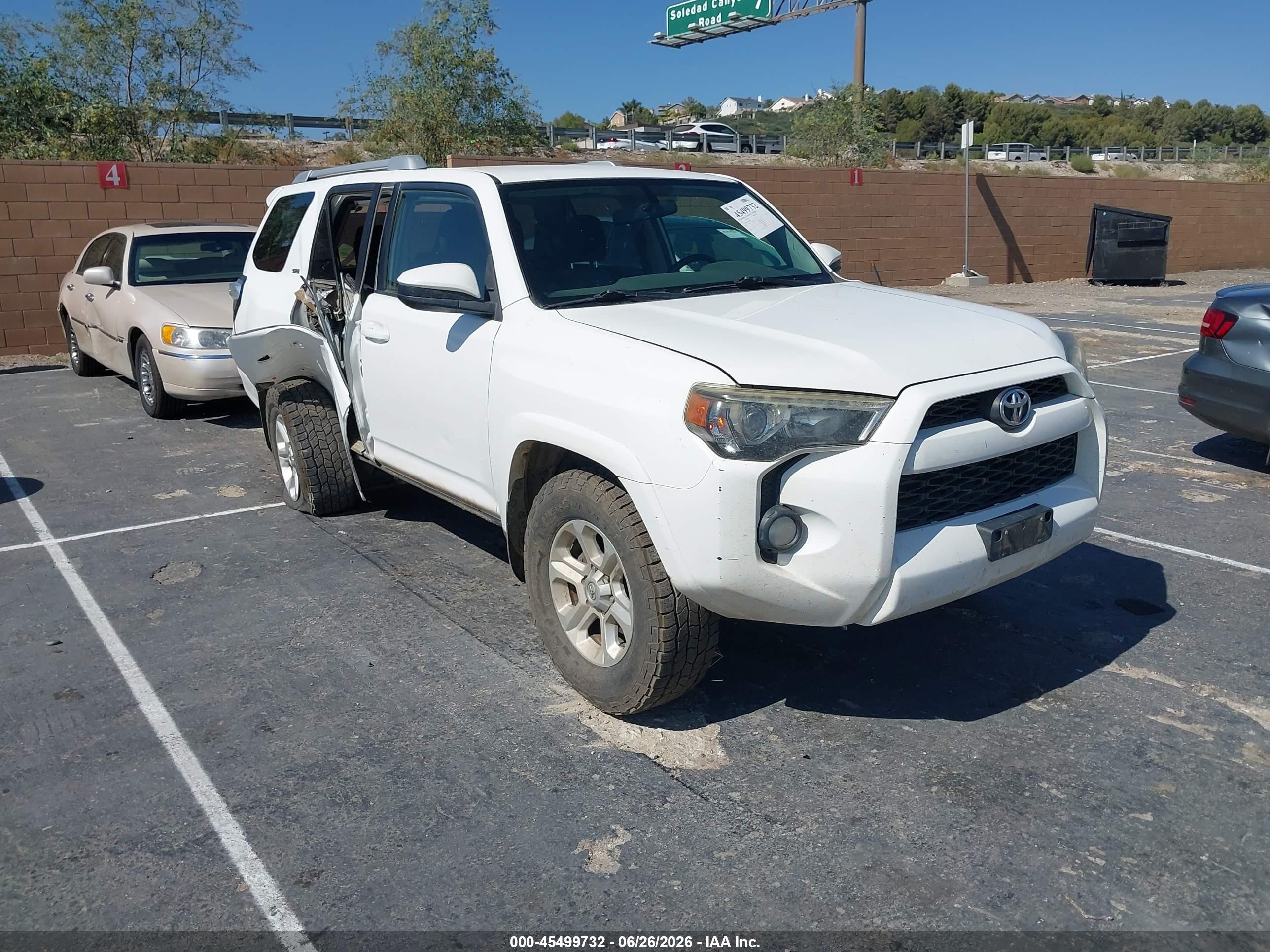 2014 Toyota 4runner Sr5 White vin: JTEBU5JR2E5165688