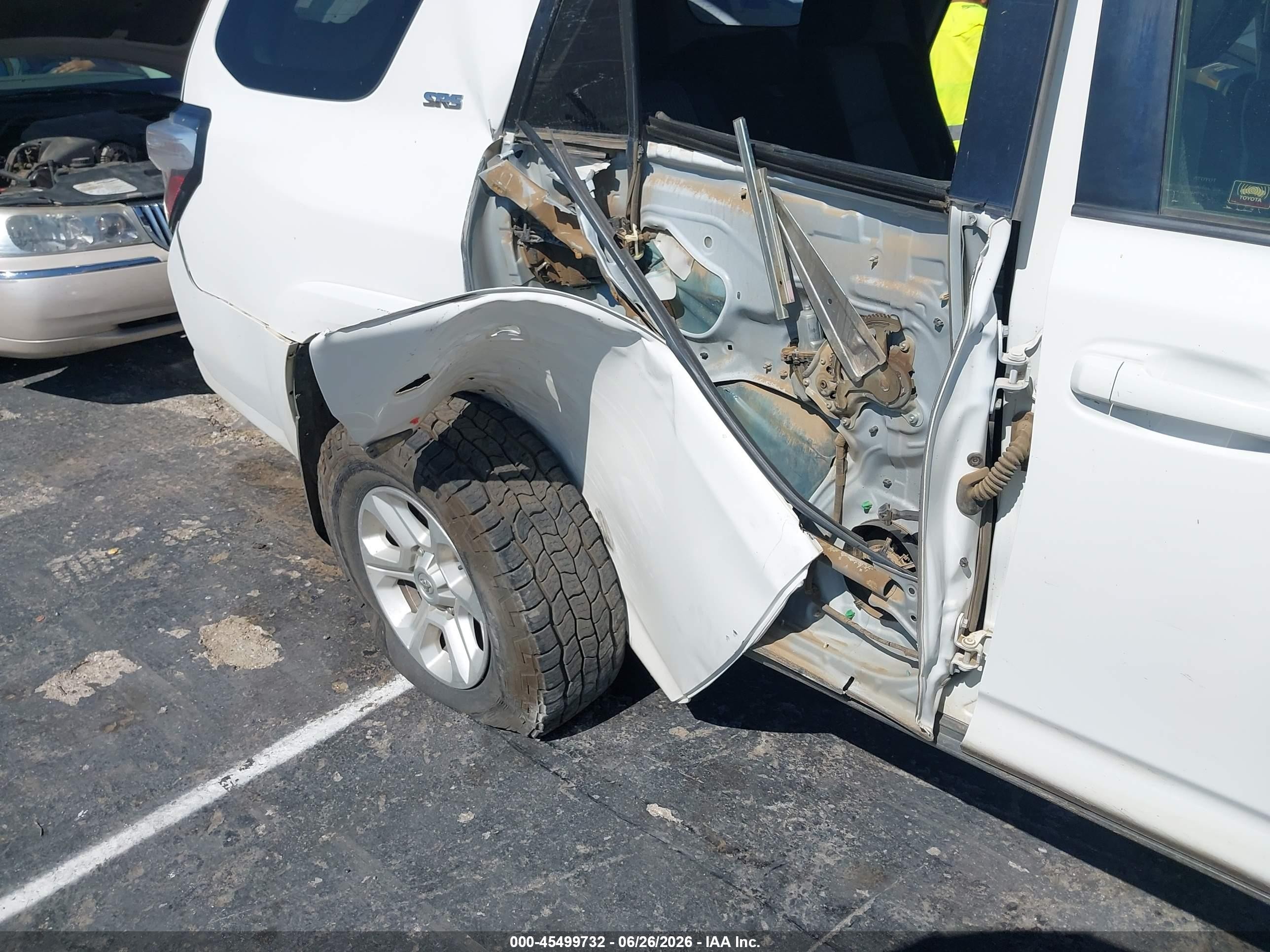 2014 Toyota 4runner Sr5 White vin: JTEBU5JR2E5165688
