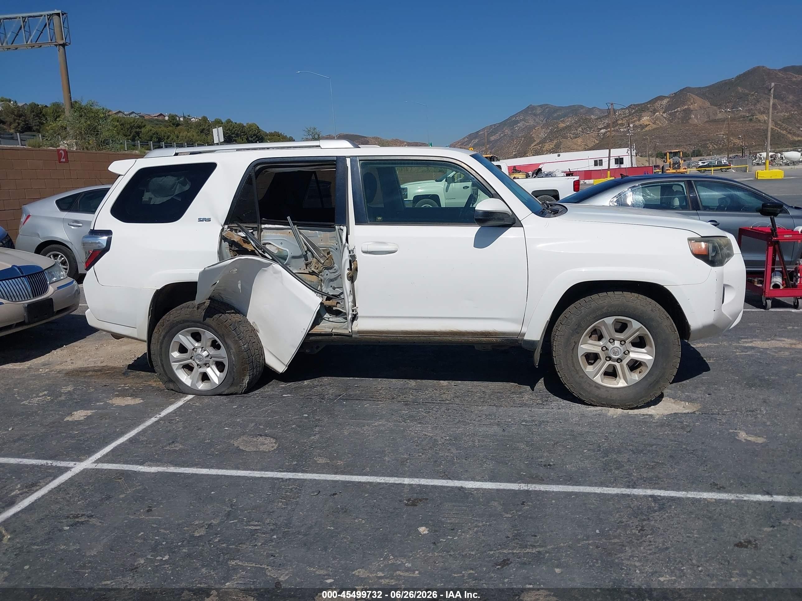 2014 Toyota 4runner Sr5 White vin: JTEBU5JR2E5165688