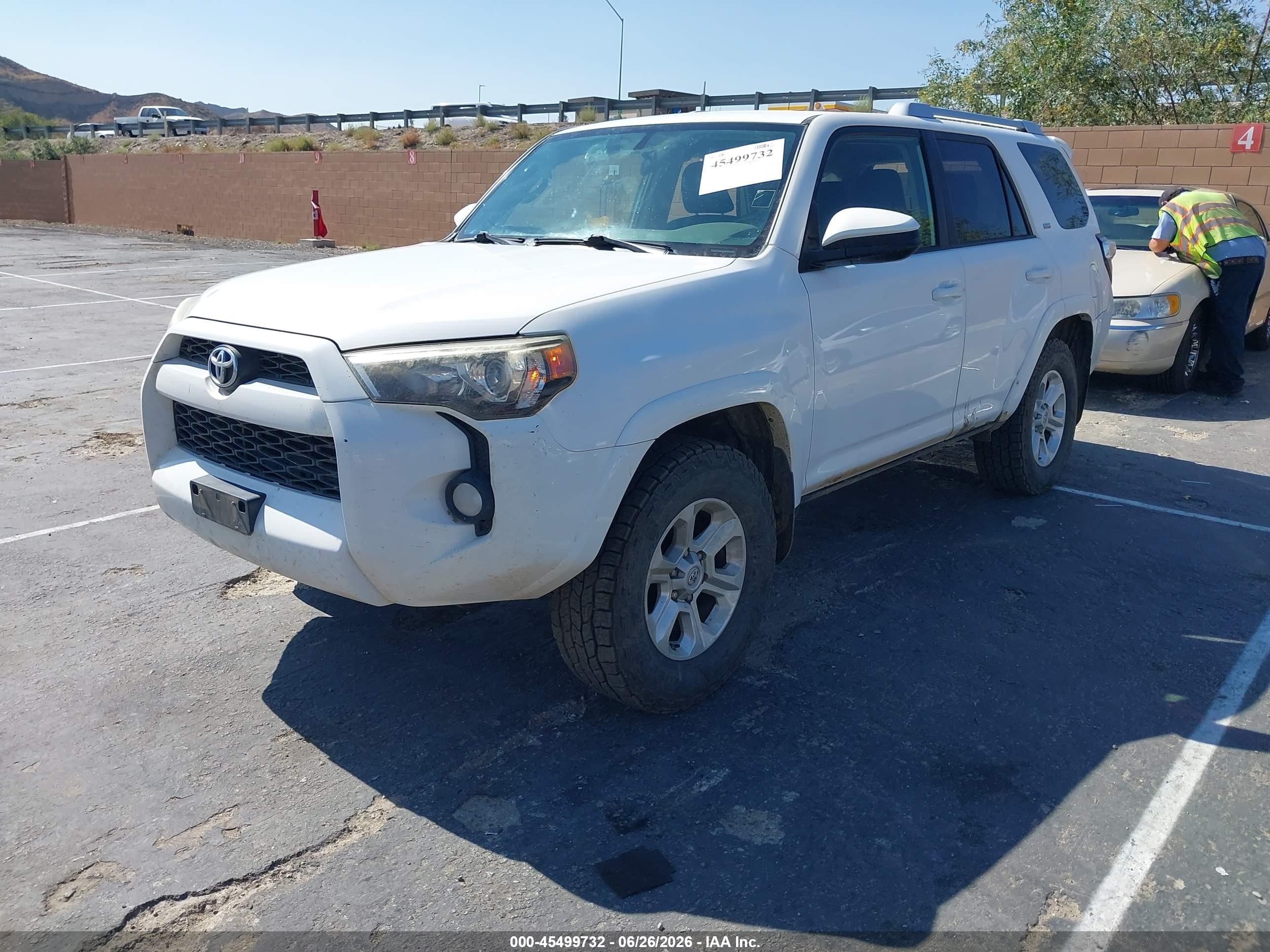 2014 Toyota 4runner Sr5 White vin: JTEBU5JR2E5165688