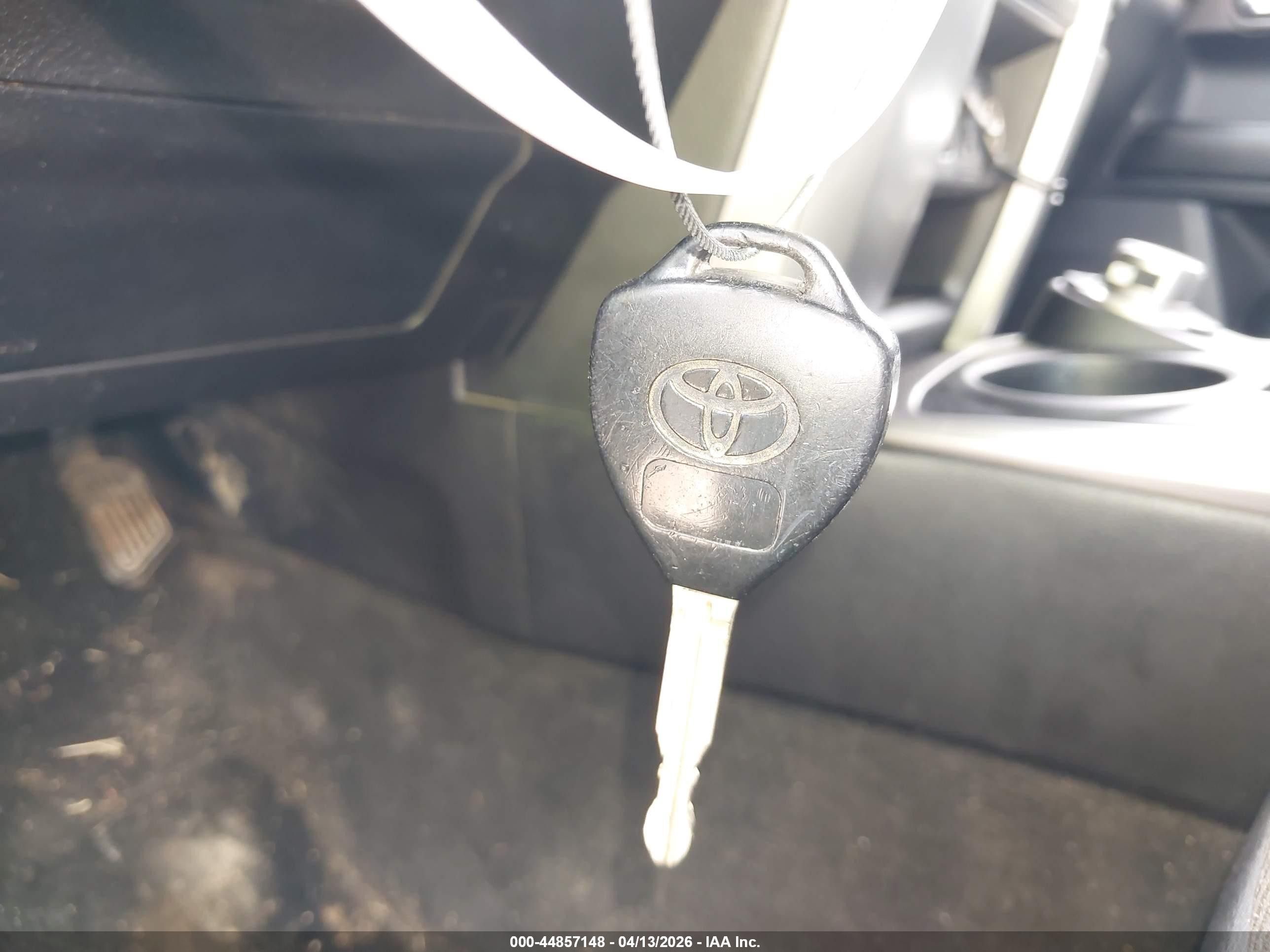 2014 Toyota 4runner Sr5 Silver vin: JTEBU5JR2E5176741