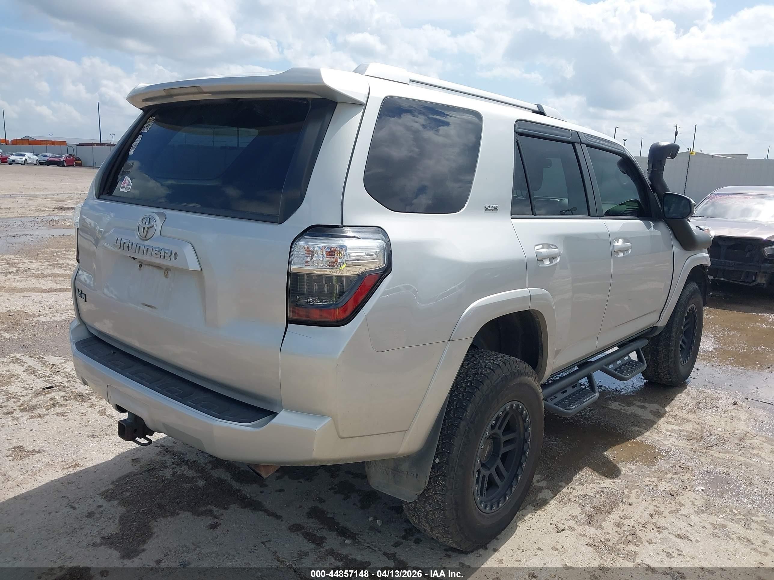2014 Toyota 4runner Sr5 Silver vin: JTEBU5JR2E5176741