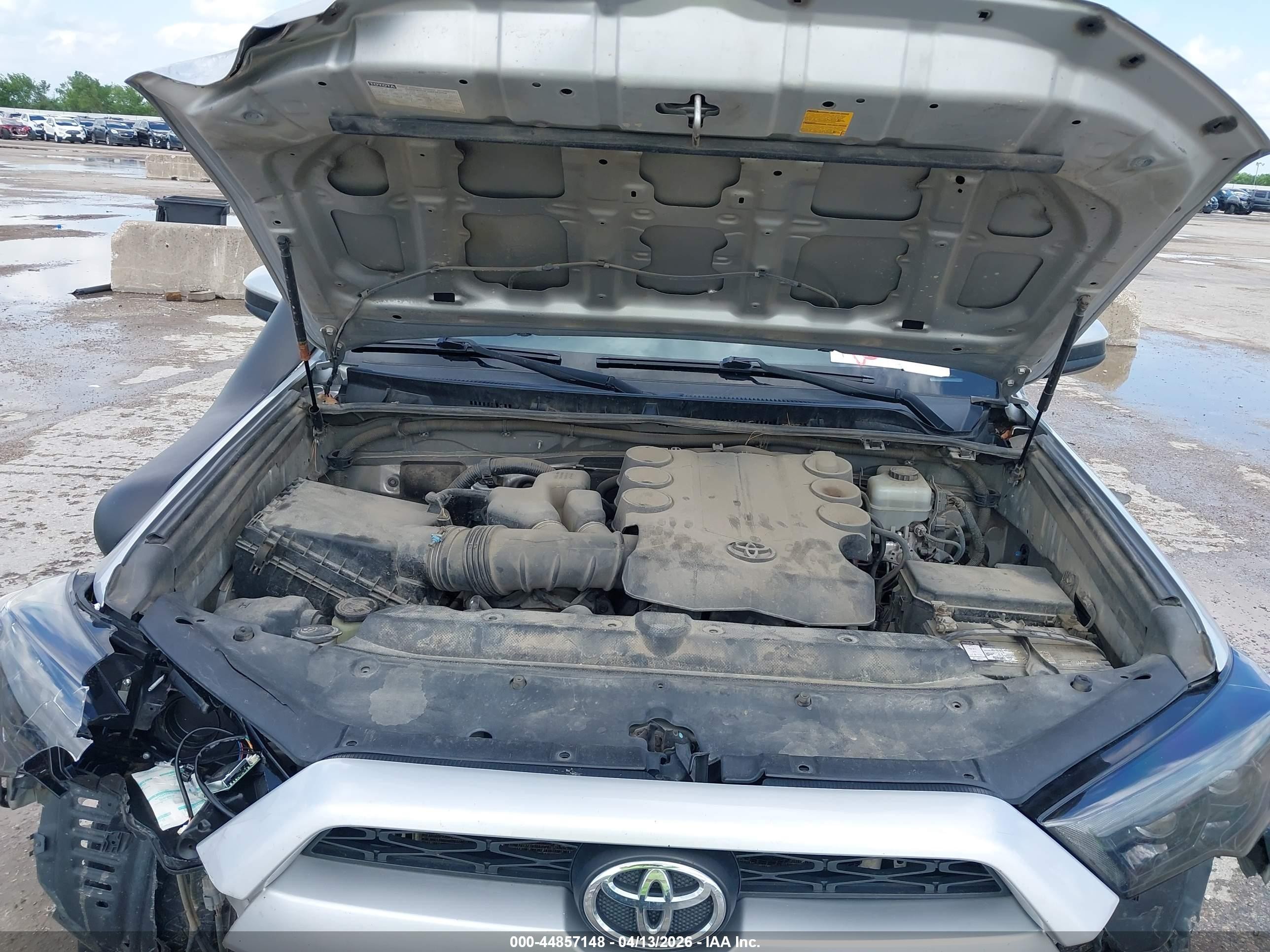 2014 Toyota 4runner Sr5 Silver vin: JTEBU5JR2E5176741