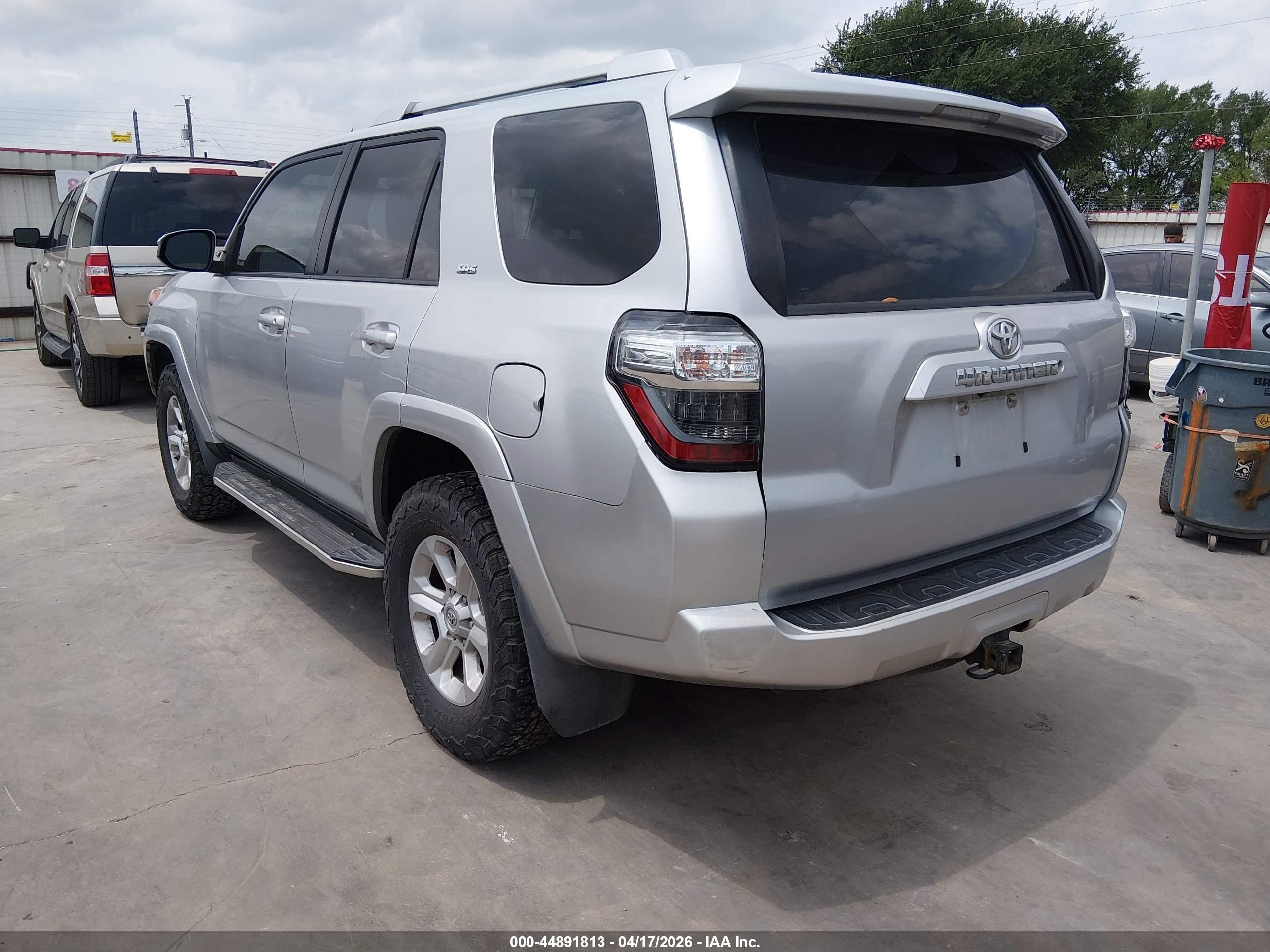 2015 Toyota 4runner Sr5 Silver vin: JTEBU5JR2F5265274