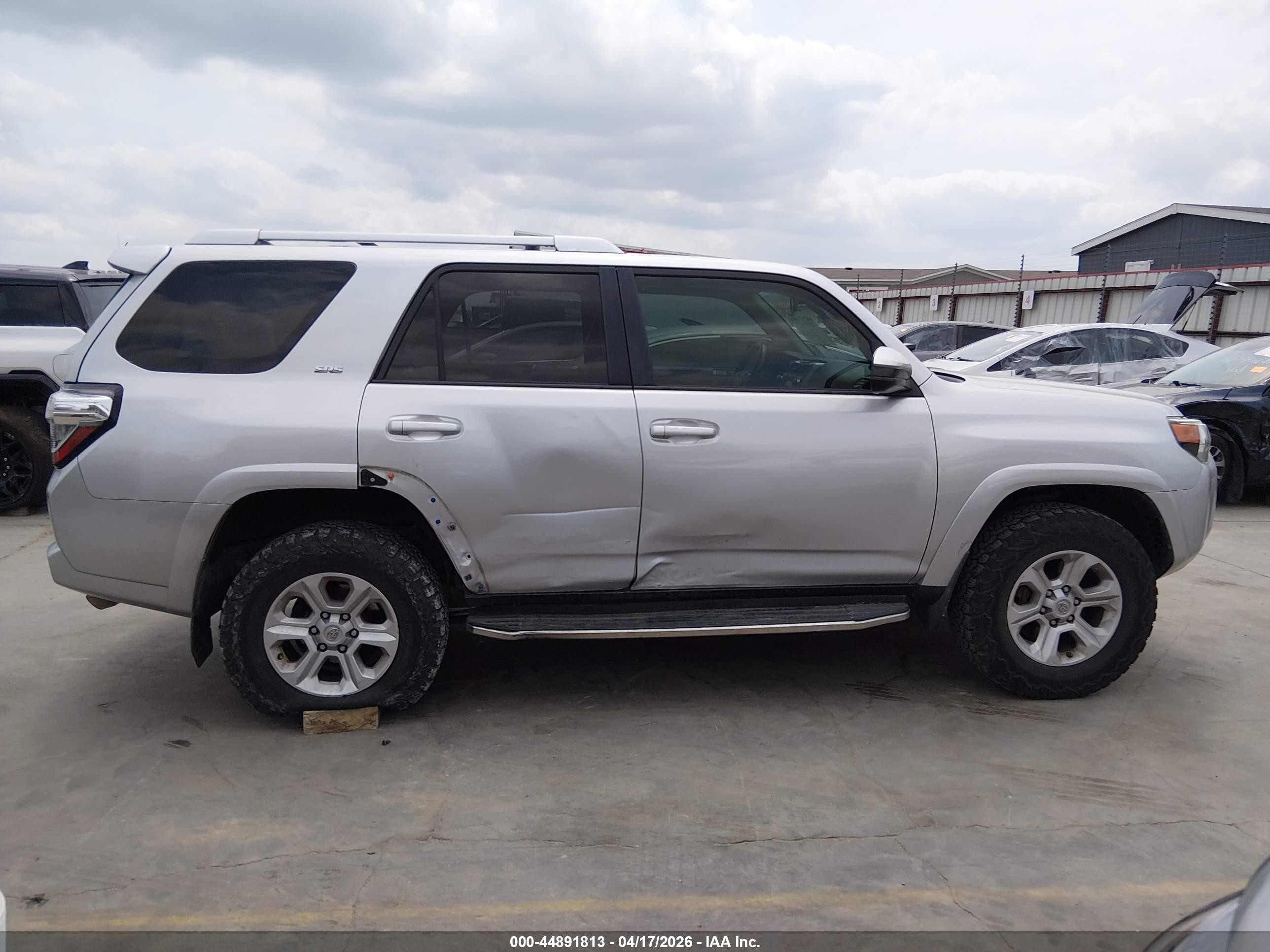2015 Toyota 4runner Sr5 Silver vin: JTEBU5JR2F5265274