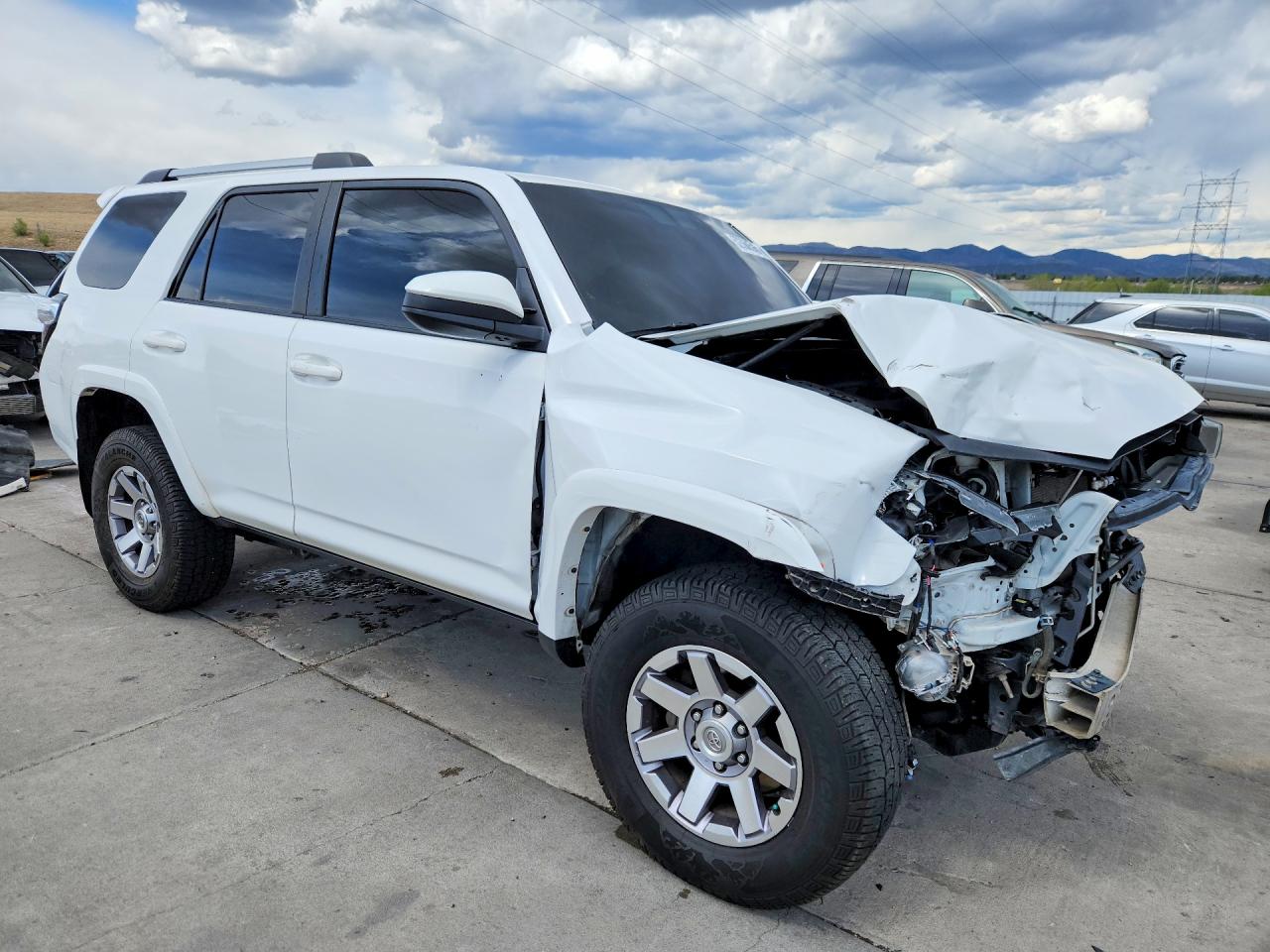 2016 Toyota 4runner Trail White vin: JTEBU5JR2G5345126