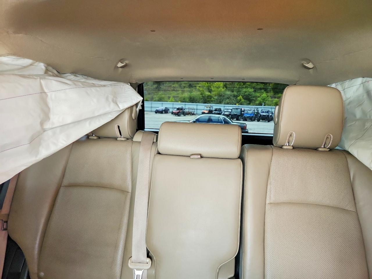 2018 Toyota 4runner Limited White vin: JTEBU5JR2J5600686