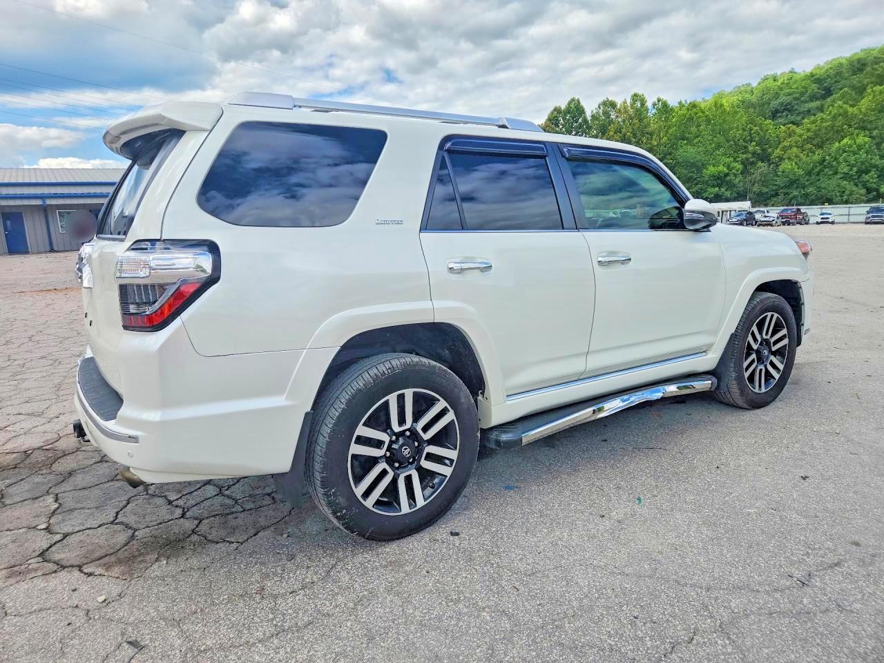 2018 Toyota 4runner Limited White vin: JTEBU5JR2J5600686