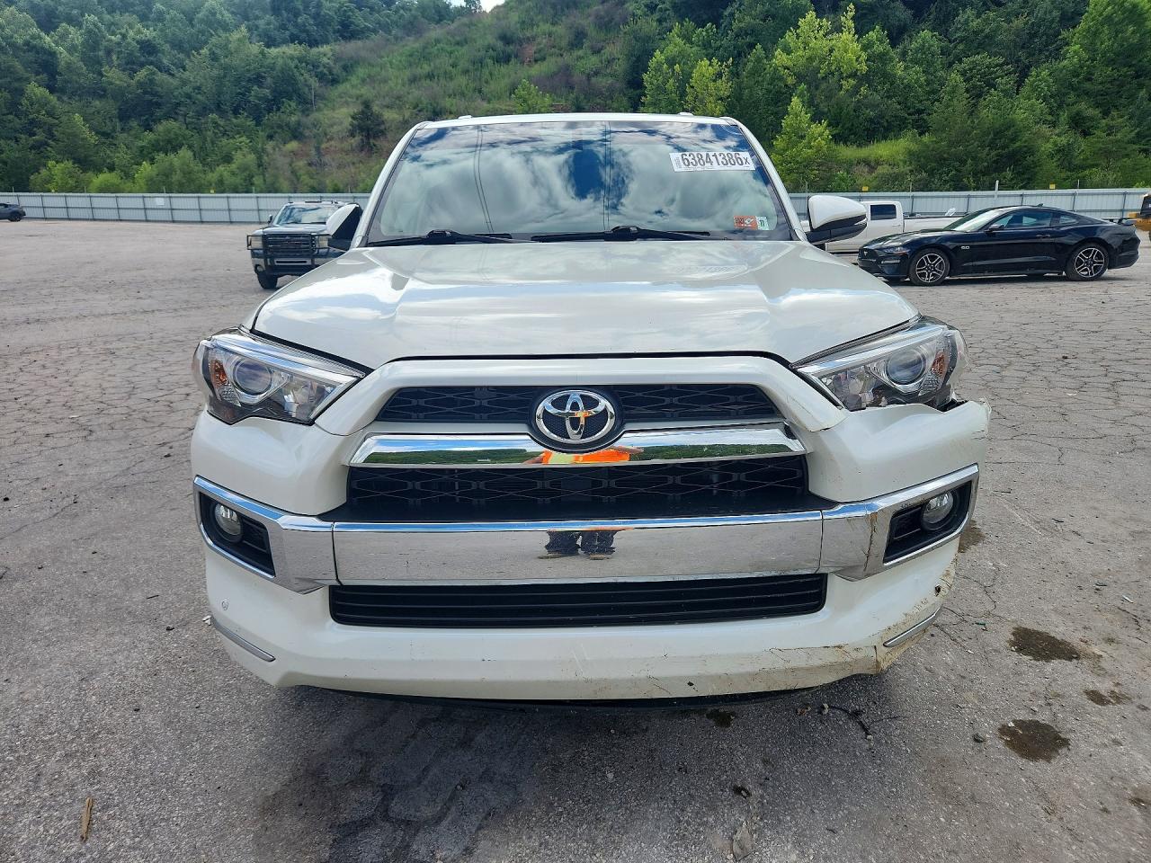 2018 Toyota 4runner Limited White vin: JTEBU5JR2J5600686