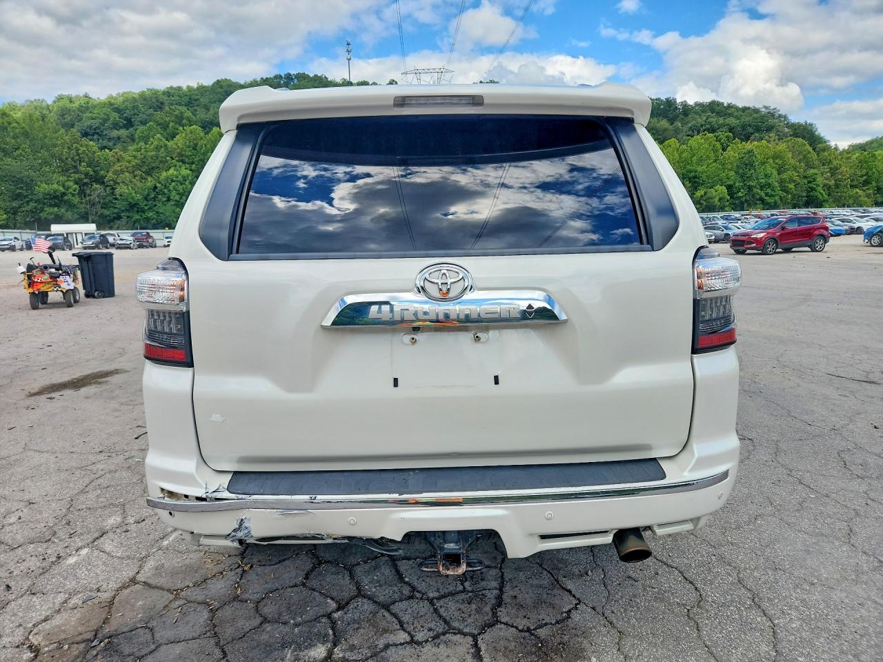 2018 Toyota 4runner Limited White vin: JTEBU5JR2J5600686