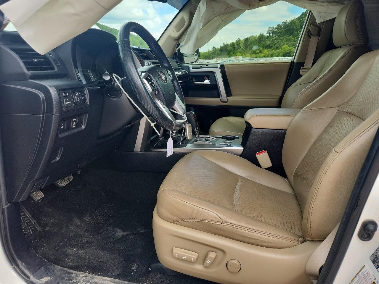 2018 Toyota 4runner Limited White vin: JTEBU5JR2J5600686