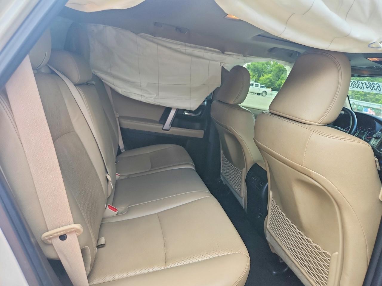 2018 Toyota 4runner Limited White vin: JTEBU5JR2J5600686
