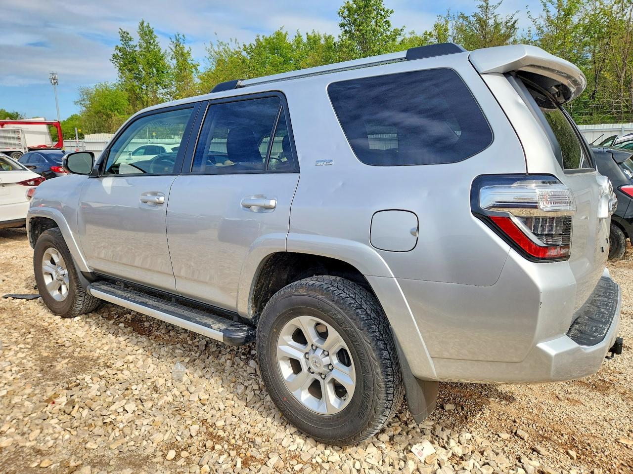2020 Toyota 4runner Sr5 Silver vin: JTEBU5JR2L5770484