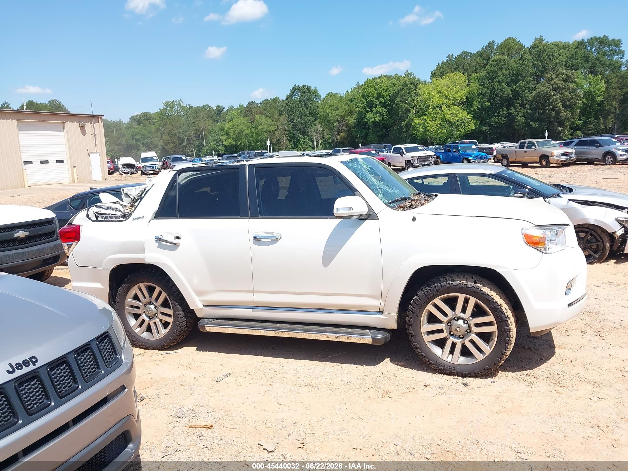 2011 Toyota 4runner Limited V6 White vin: JTEBU5JR3B5038587