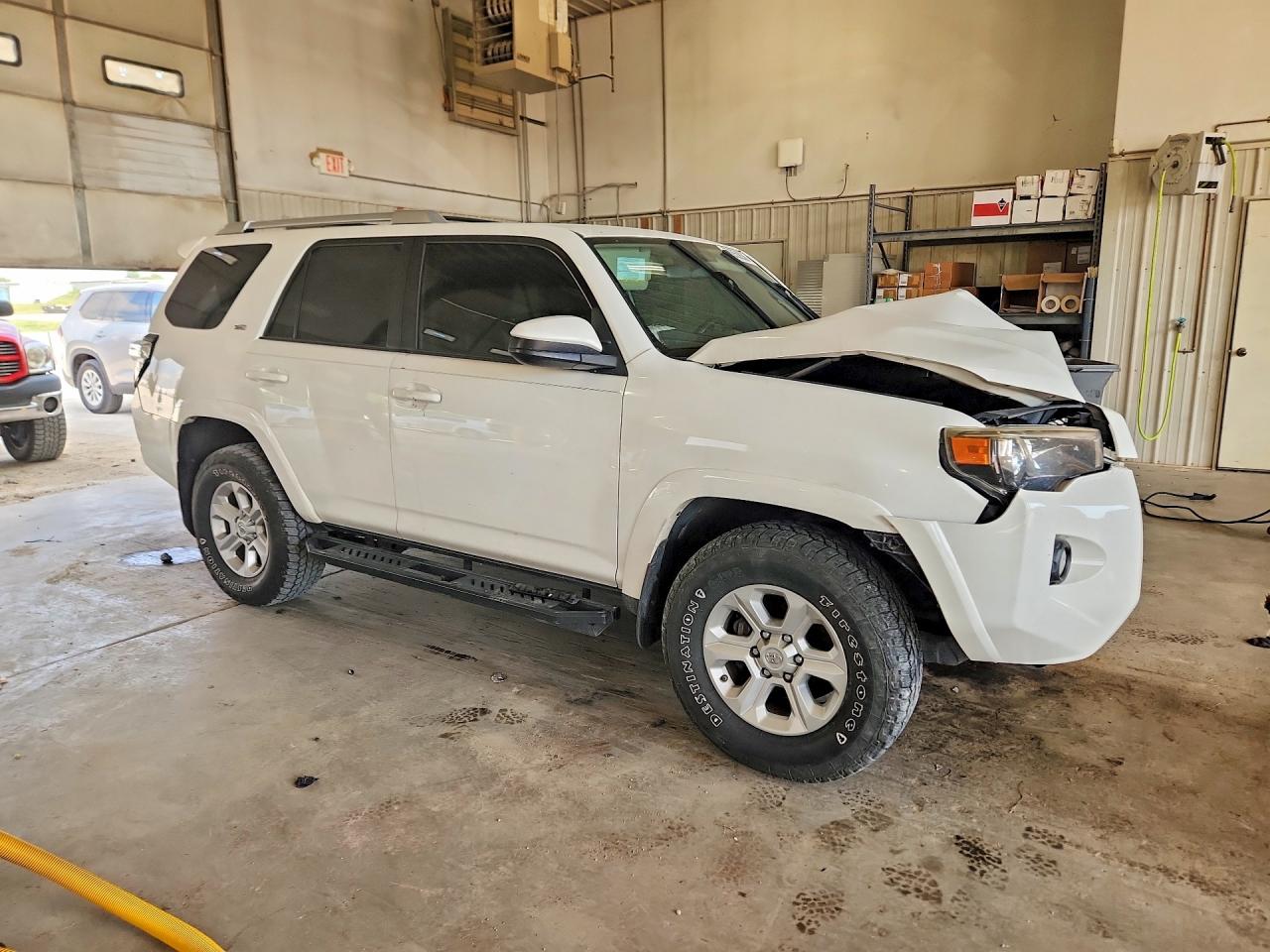 2014 Toyota 4runner Sr5 White vin: JTEBU5JR3E5171127