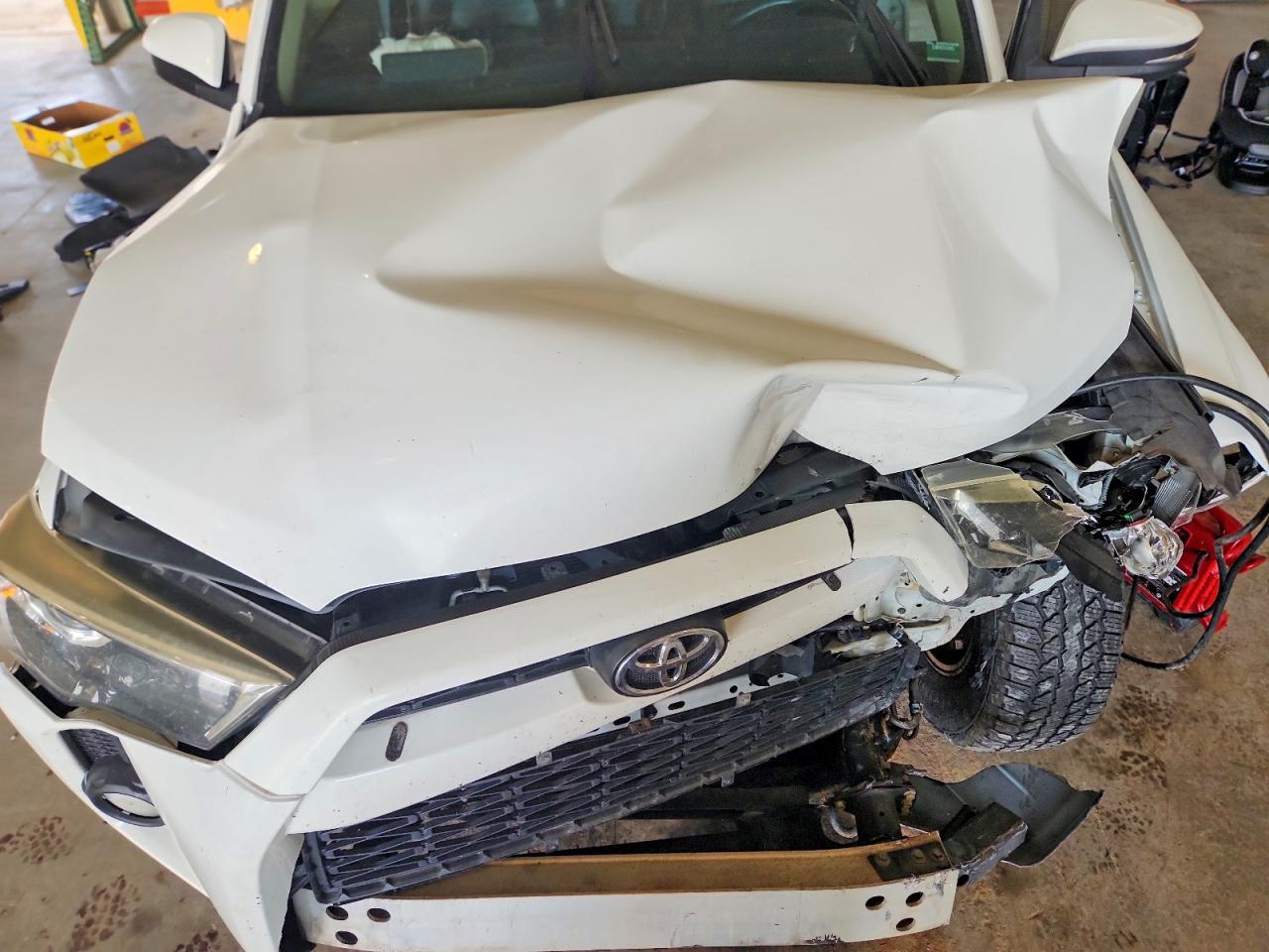 2014 Toyota 4runner Sr5 White vin: JTEBU5JR3E5171127