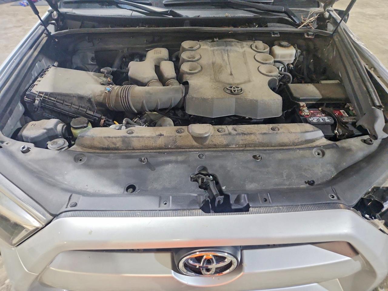 2014 Toyota 4runner Sr5 Silver vin: JTEBU5JR3E5176070